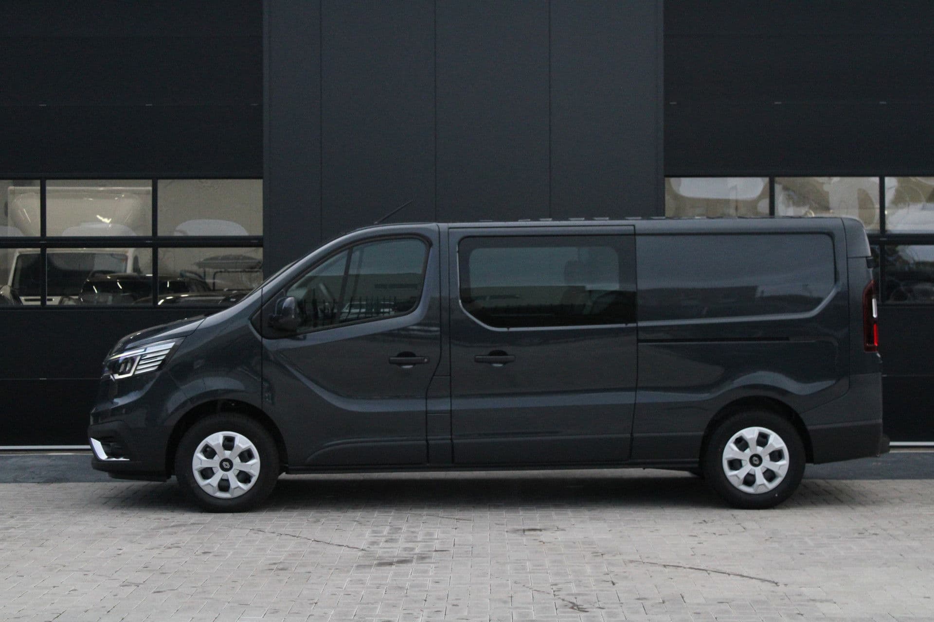 Renault Trafic 2.0 Blue dCi 130pk T29 L2H1 Advance Dubbele Cabine - Carplay - Android - 2x Schuifdeur - Passagiersstoel - Camera - LED - Rijklaar thumbnail 10