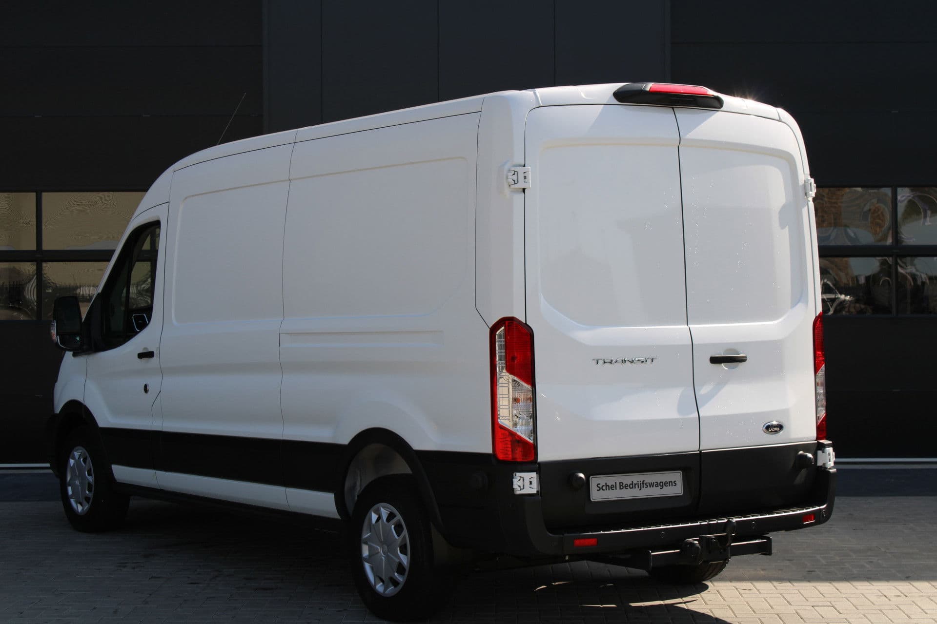 Ford Transit 350 2.0 TDCI L3H2 Trend 130pk Trend - Navigatie - Blind Spot - Adaptive cruise - Camera - 270gr deuren - Trekhaak - Rijklaar thumbnail 28