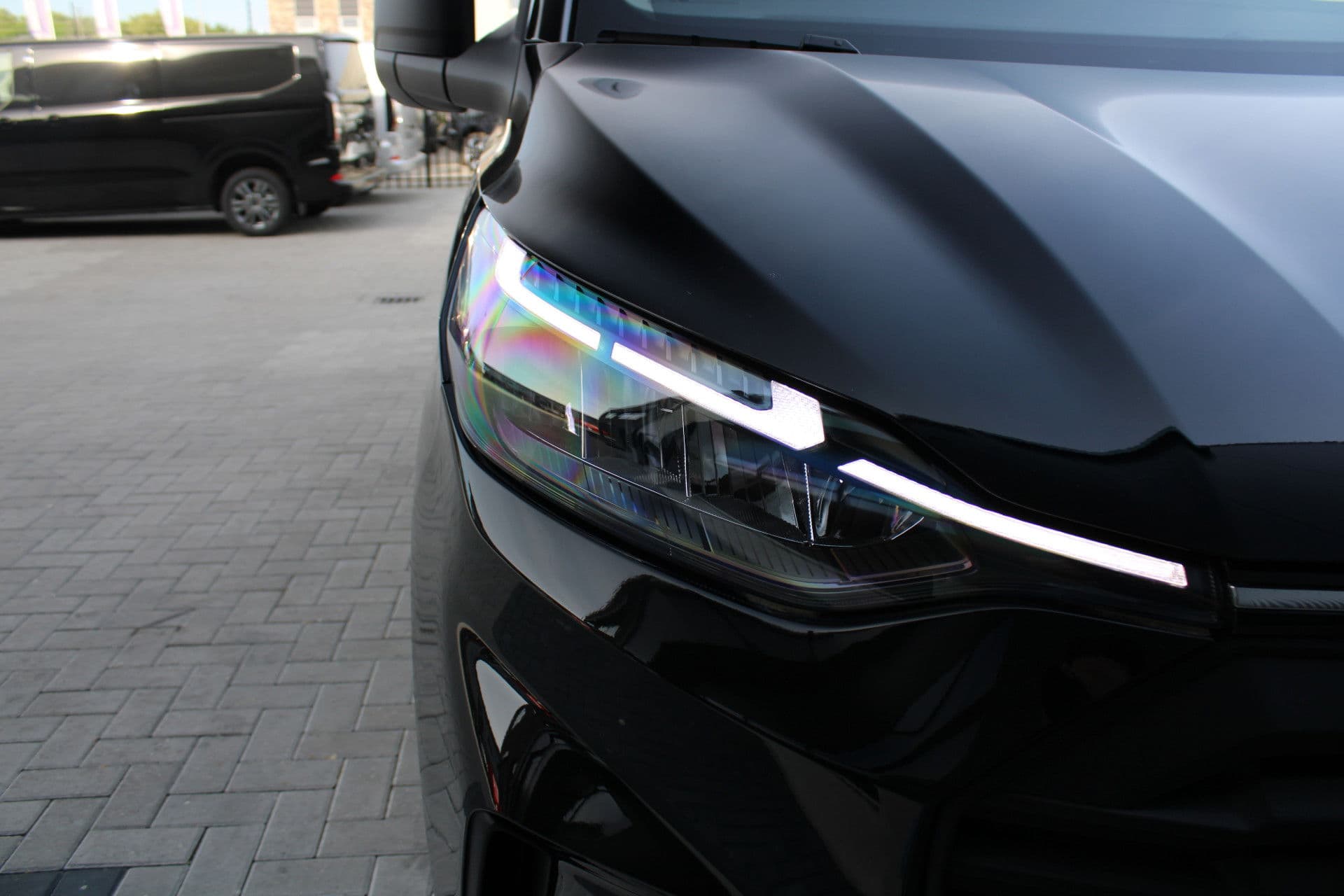 Ford Transit Custom 320 2.0 TDCI L2H1 Trend 170pk - Achterklep - Carplay - Android - LED koplampen - Stoelverwarming - 70l tank - Rijklaar thumbnail 16