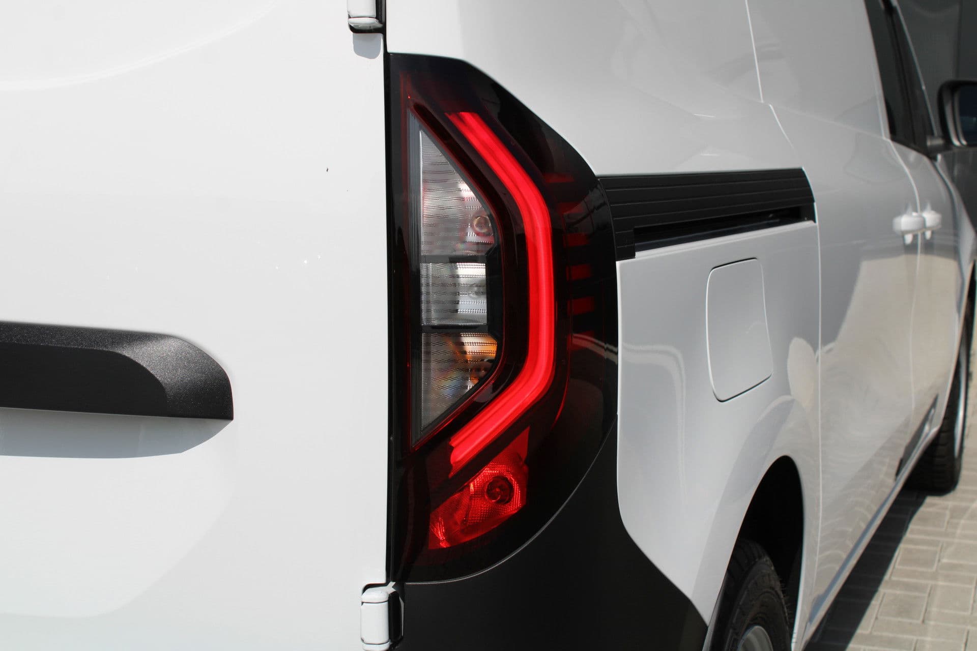 Renault Kangoo E-Tech Advance L2 44 kWh 123pk - Trekhaak - Stoelverwarming - PDC - Navi - Betimmering - LED - DAB - Cruise - Rijklaar thumbnail 33