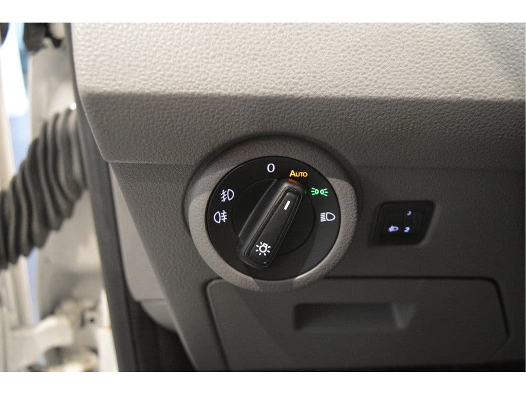 Volkswagen Transporter 2.0 TDI L2H1 airco cruise app connect trekhaak 150 pk !! thumbnail 17