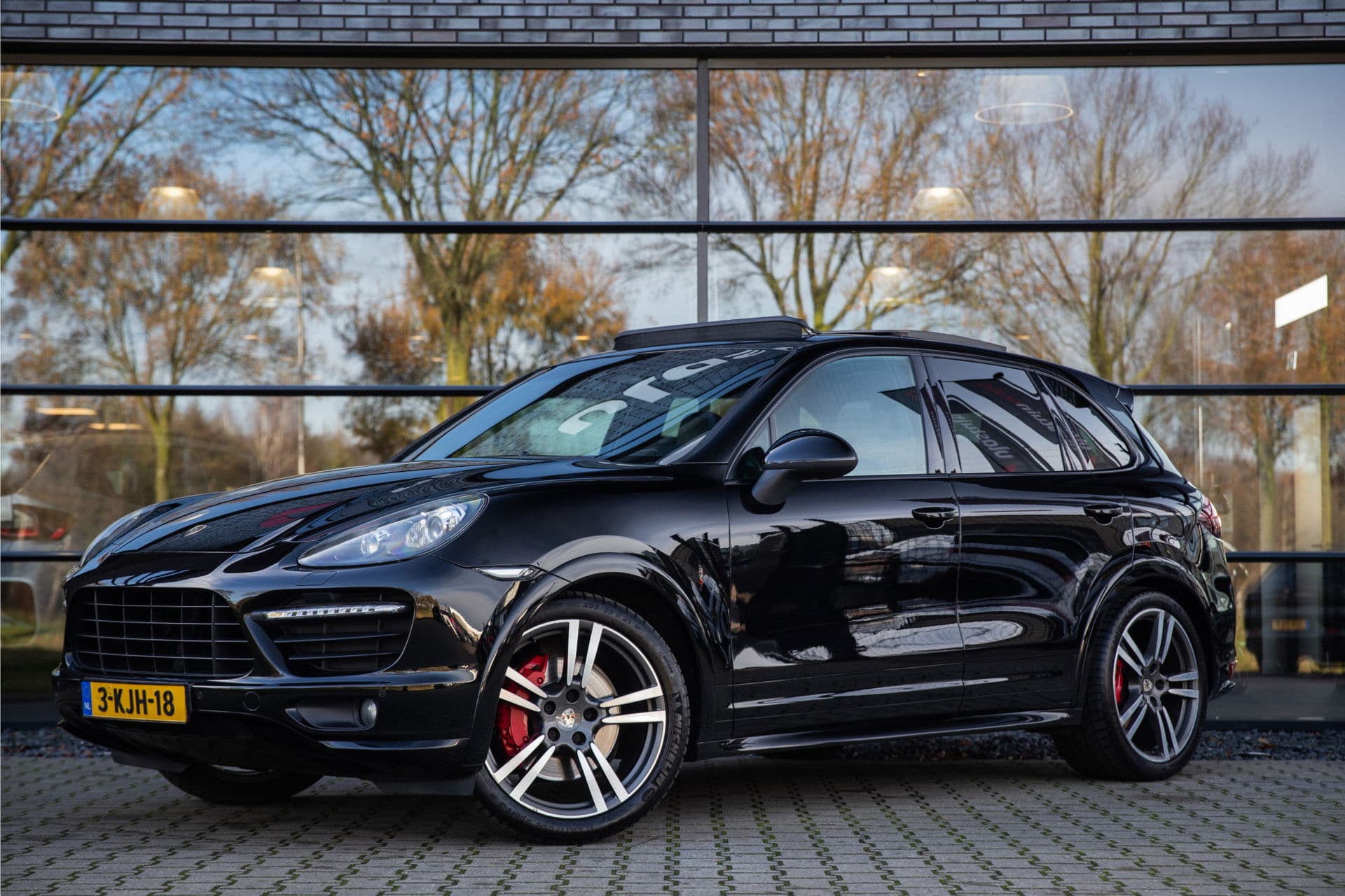 Porsche Cayenne 4.8 GTS , Panoramadak, Cruise control, Memory-seat, Achteruitrijcamera thumbnail 5