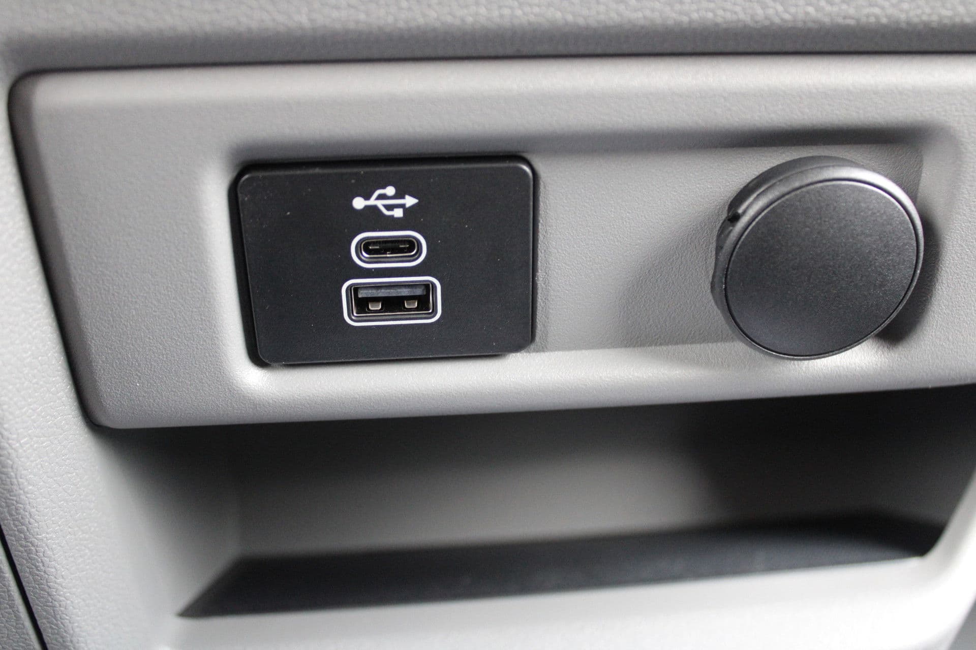 Ford Transit Custom 320 2.5 PHEV L2H1 Trend 232pk - 5 jaar GARANTIE - 2x Schuifdeur - Adaptive Cruise - Blind Spot - Navigatie - Camera - Verwarmd Stuur - Rijklaar thumbnail 31