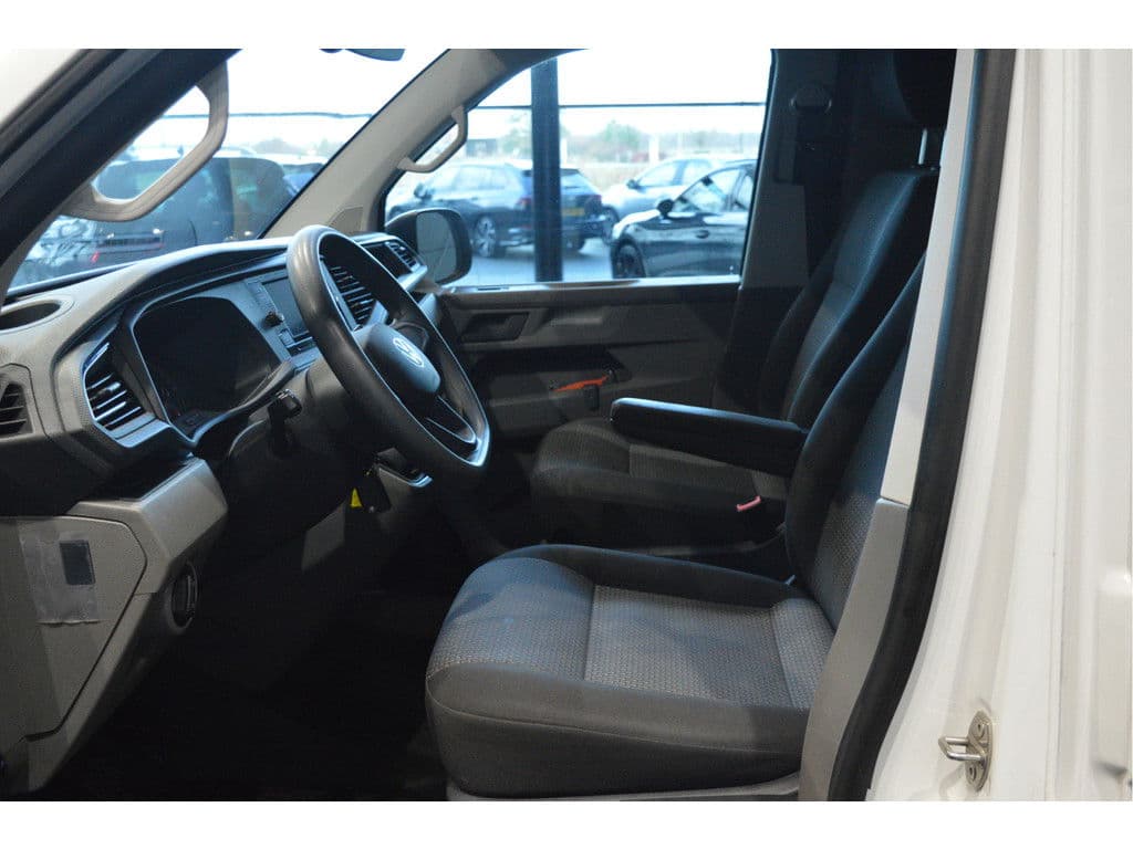 Volkswagen Transporter 2.0 TDI L2H1 airco cruise app connect trekhaak 150 pk !! thumbnail 15