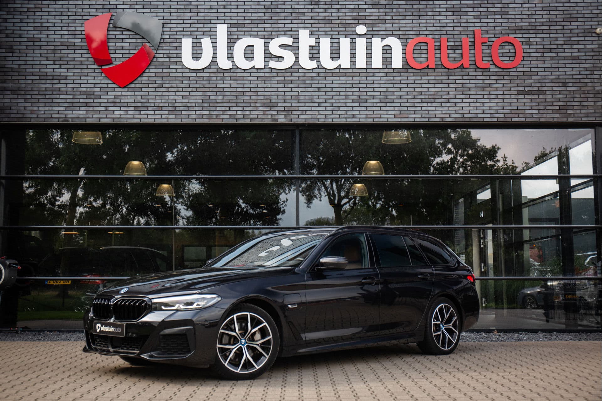 BMW 5 Serie Touring 530e M-Sport , Shadowline, Adaptive Cruise, Trekhaak, Leder, SOH 91%