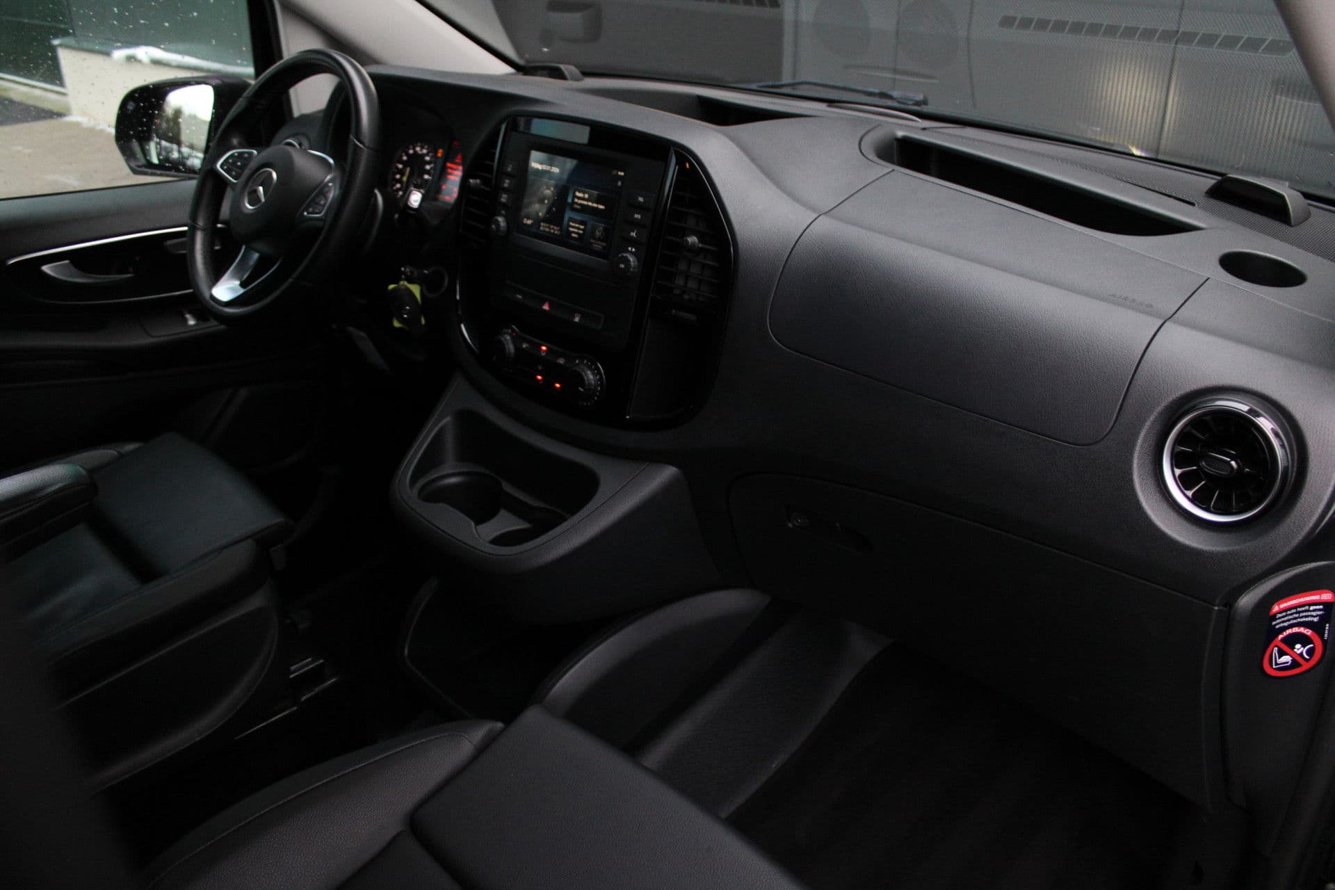 Mercedes-Benz EVito Extra Lang 66 kWh 116pk - Leder - Camera - LED - Carplay/Android - PDC - Stoelverwarming - Snelladen - Rijklaar thumbnail 44