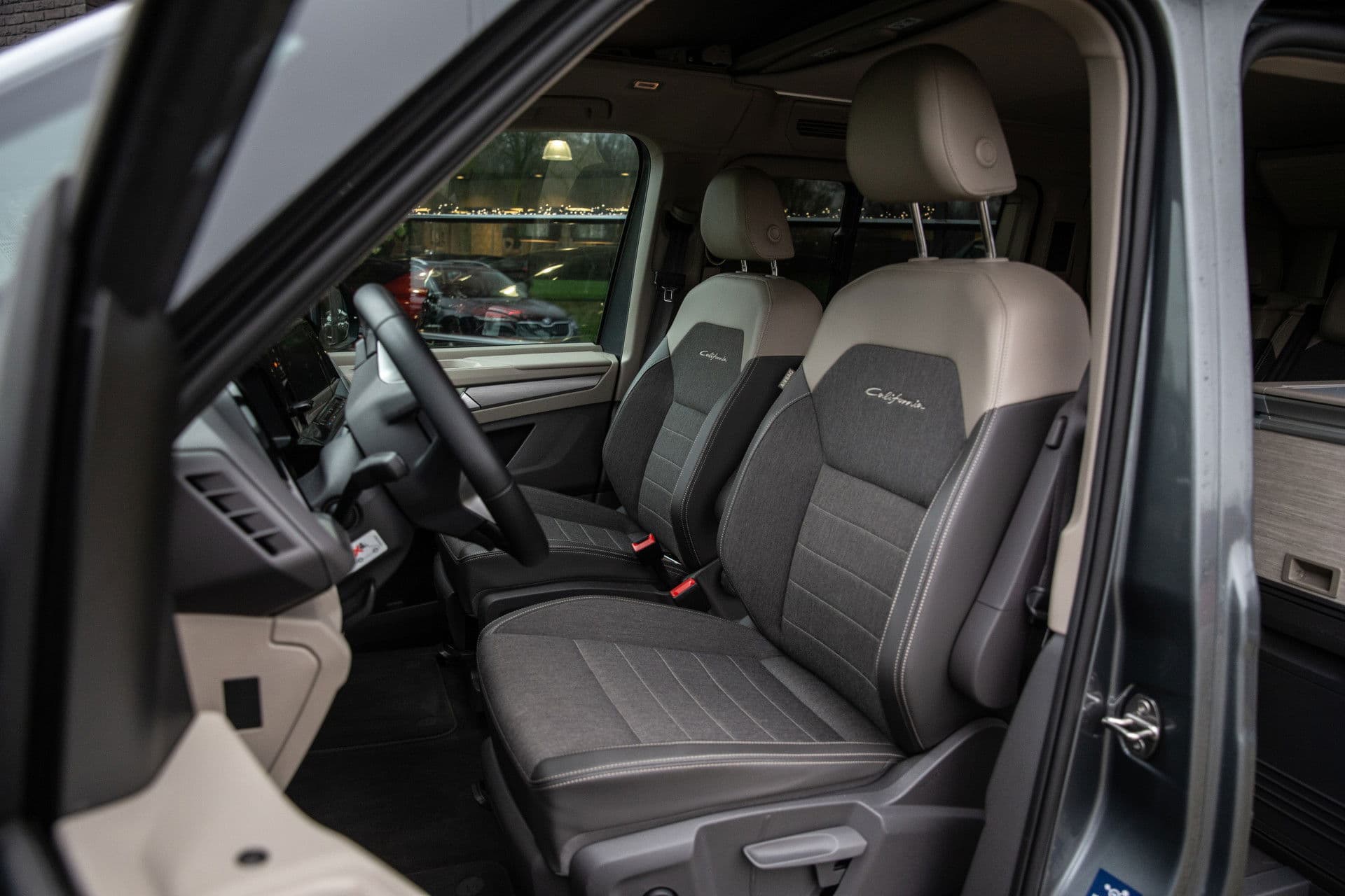 Volkswagen California California Ocean 2.0 TDI Nieuw model , Elektrische Trekhaak, Apple/Android Auto, Voorklimatisering, Luifel, thumbnail 3