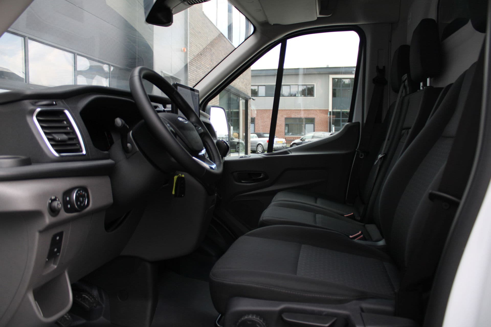 Ford Transit 350 2.0 TDCI L4H3 Trend 165pk RWD - Carplay - Android - Cruise - Camera - 270gr deuren - Rijklaar thumbnail 8