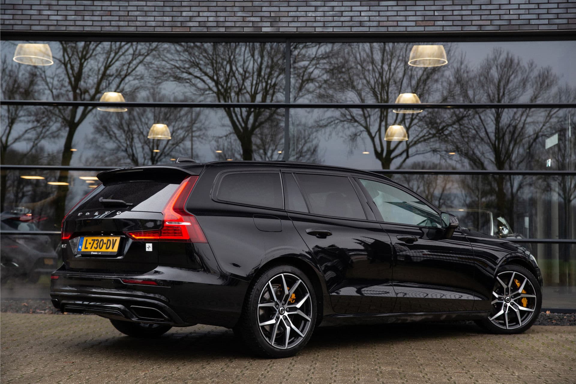 Volvo V60 2.0 T8 AWD Polestar Engineered , NL-Auto, Panoramadak, 360-camera, Harman&Kardon, HUD thumbnail 2