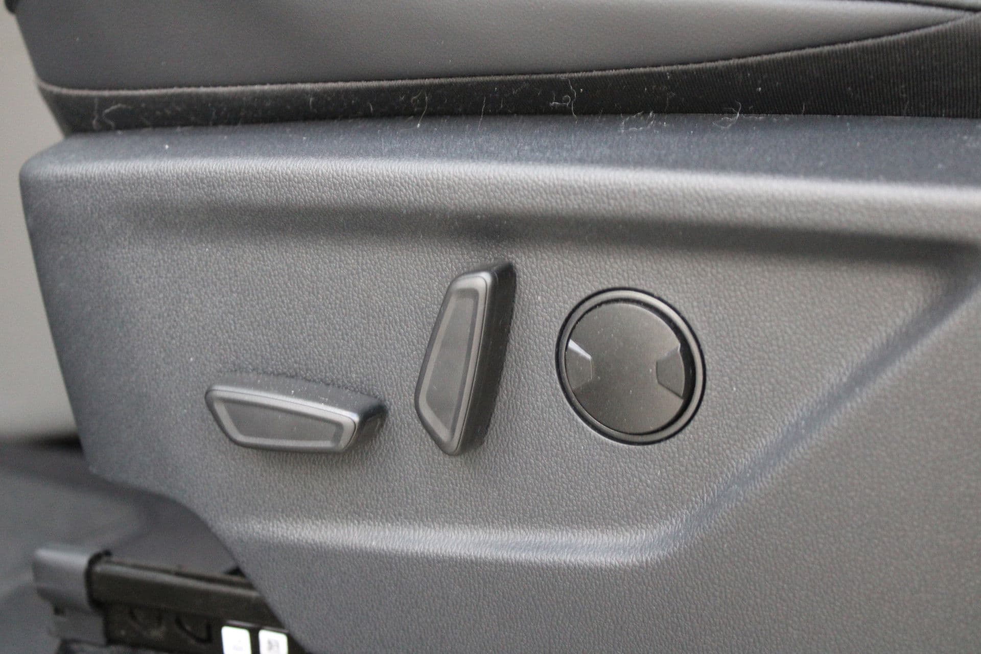 Ford Tourneo Custom 320 2.0 TDCI L2H1 Titanium X DC 170pk - Adaptive Cruise - LED - Blind Spot - Leder - Navigatie - 360 Camera - Trekhaak - Rijklaar thumbnail 18