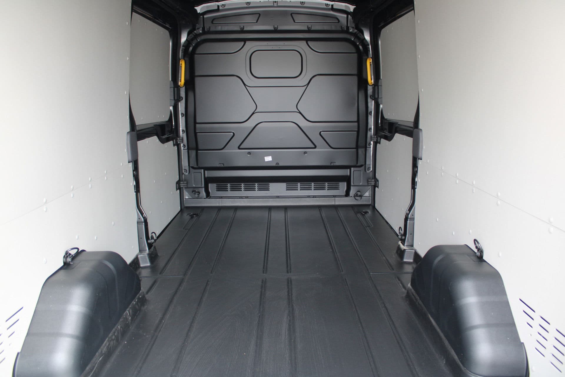 Ford Transit 350 2.0 TDCI L3H2 Trend 165pk - Facelift - 2x Schuifdeur - 360 Camera - Trekhaak - ACC - Stoel & Stoelverwarming - Blind Spot - Navi - 270gr deuren - Rijklaar thumbnail 9