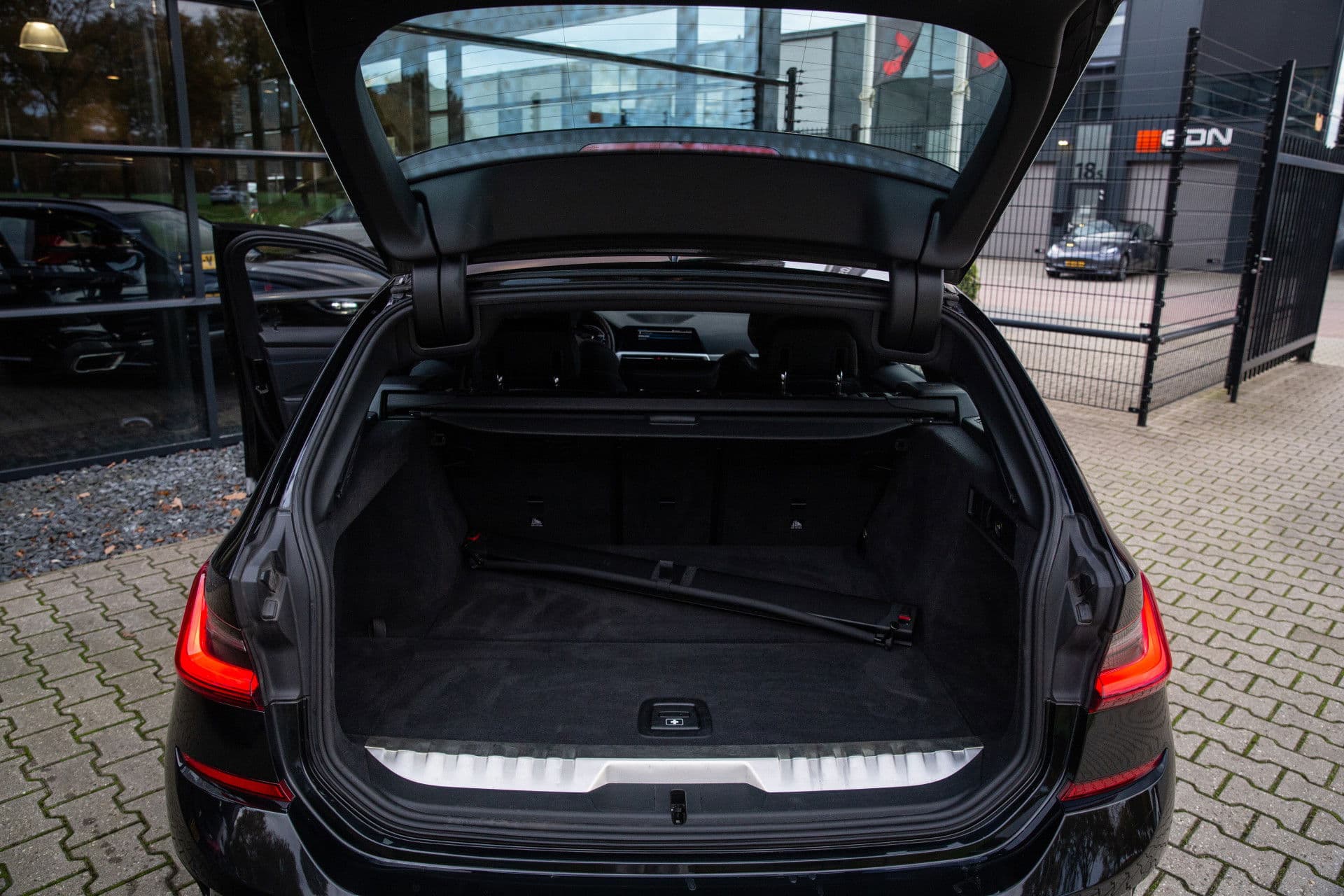 BMW 3 Serie Touring 330e High Executive M-Sport , Adap. cruise, Trekhaak, Stoel/stuurverwarming, thumbnail 22