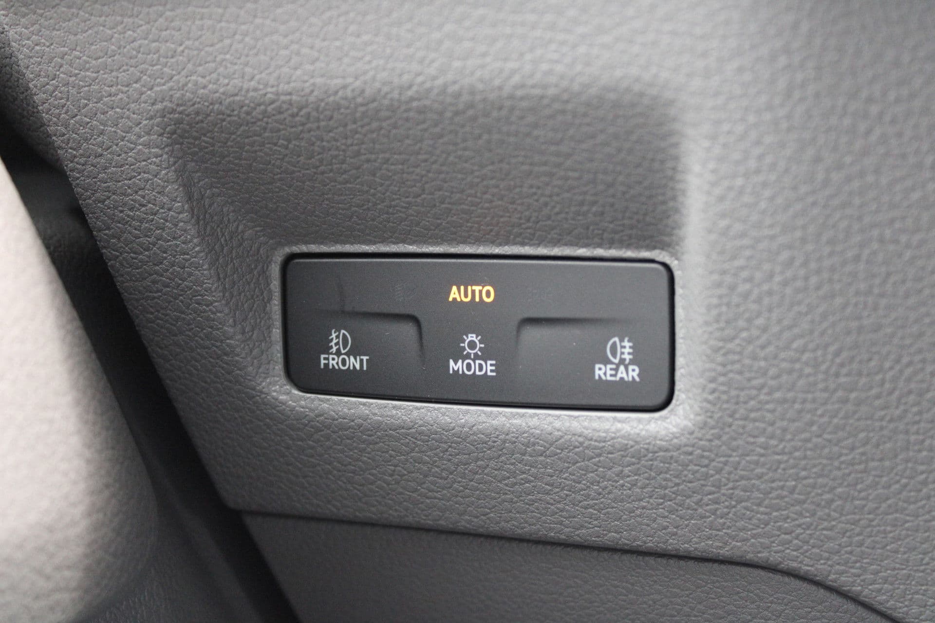 Volkswagen Crafter 30 2.0 TDI L3H3 140pk - Navigatie - DAB - Geveerde Stoel - Camera - Carplay - Rijklaar thumbnail 23