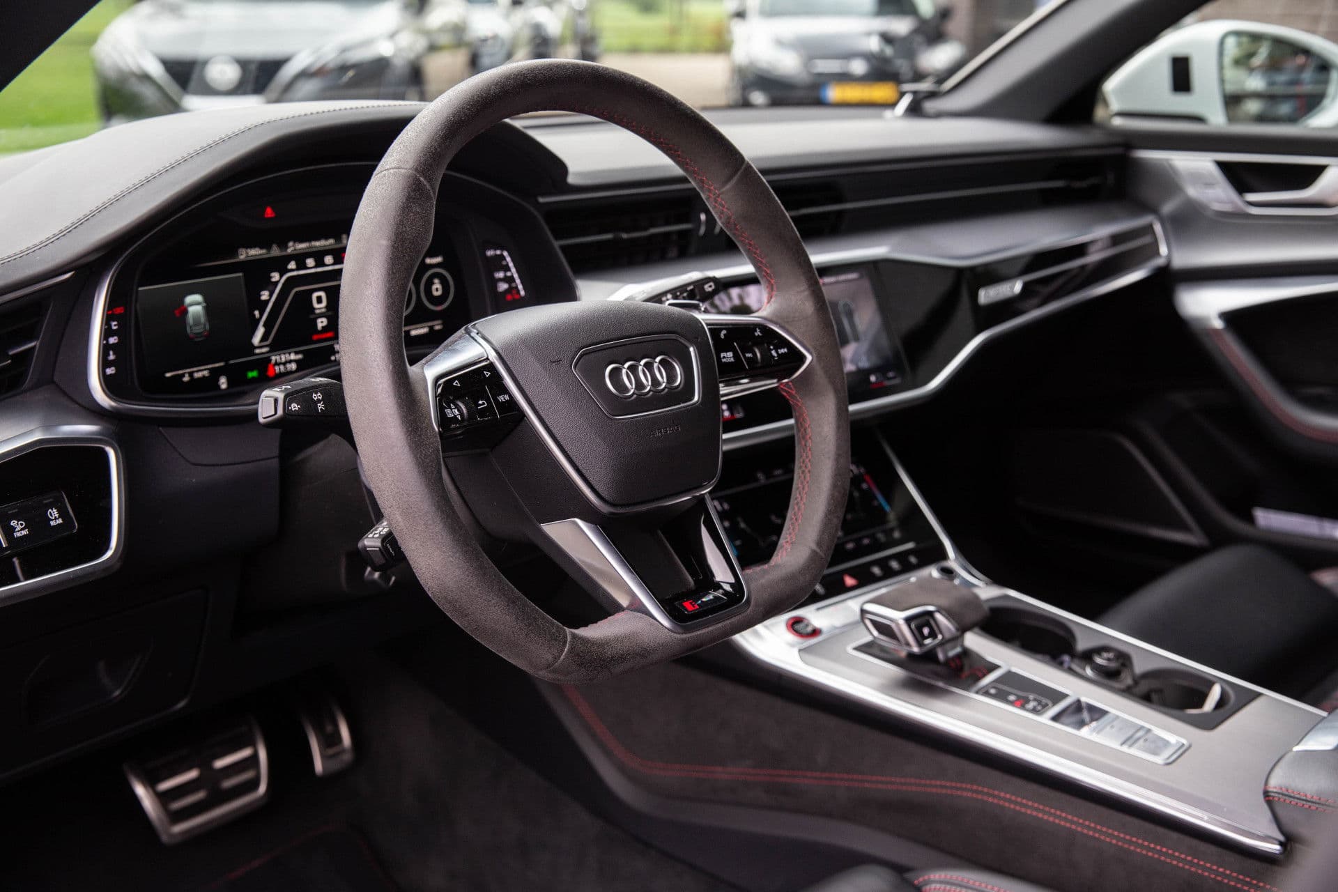 Audi RS6 Avant 4.0 TFSI Quattro , B&O Advanced, Nachtzicht, 4-wielsturing, Head-up display, Trekhaak, Laser thumbnail 8