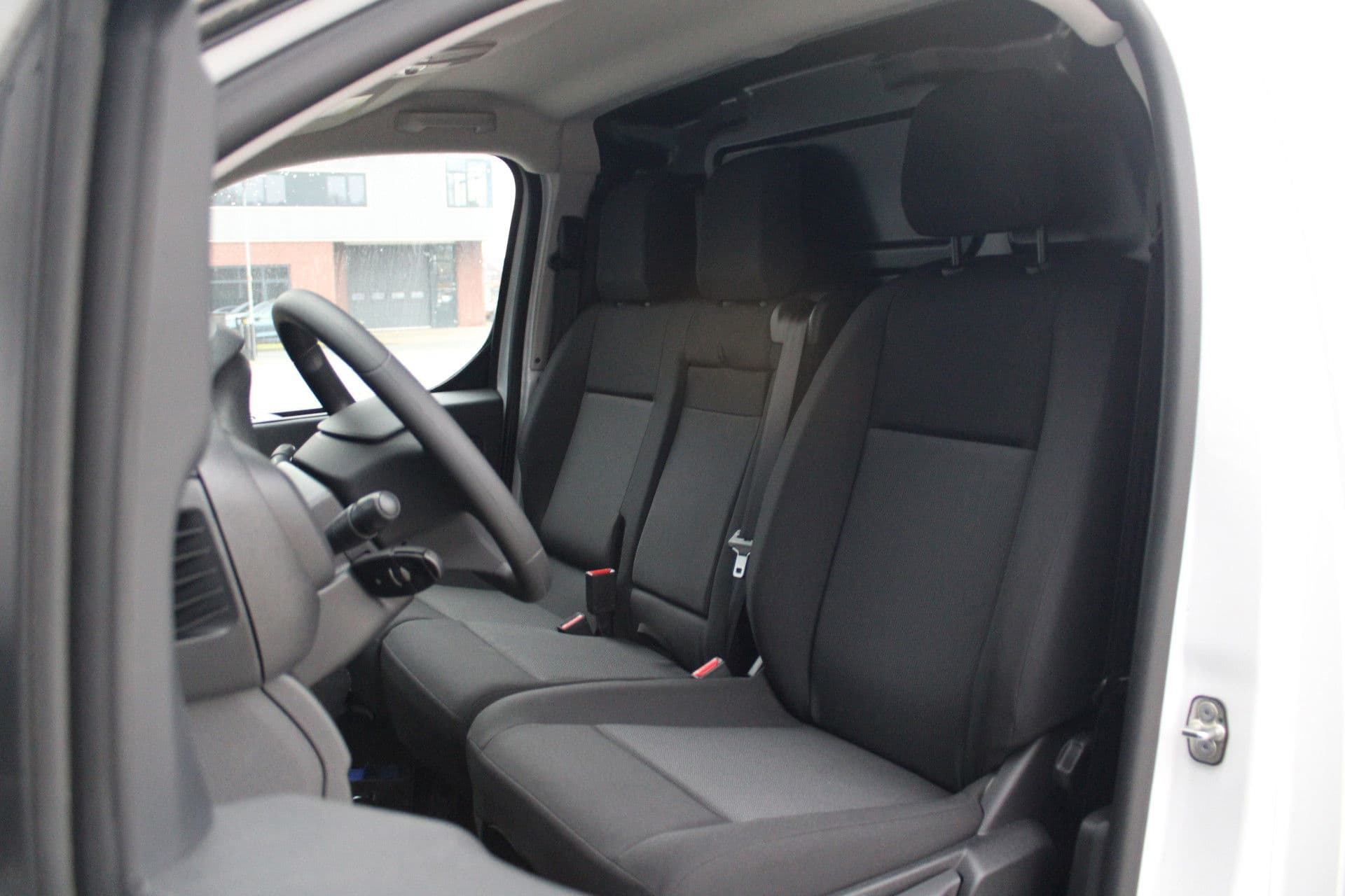 Citroën Ë-Jumpy L2 136 75 kWh 136pk - Cruise - Airco - PDC - Bluetooth - DAB - Rijklaar thumbnail 16