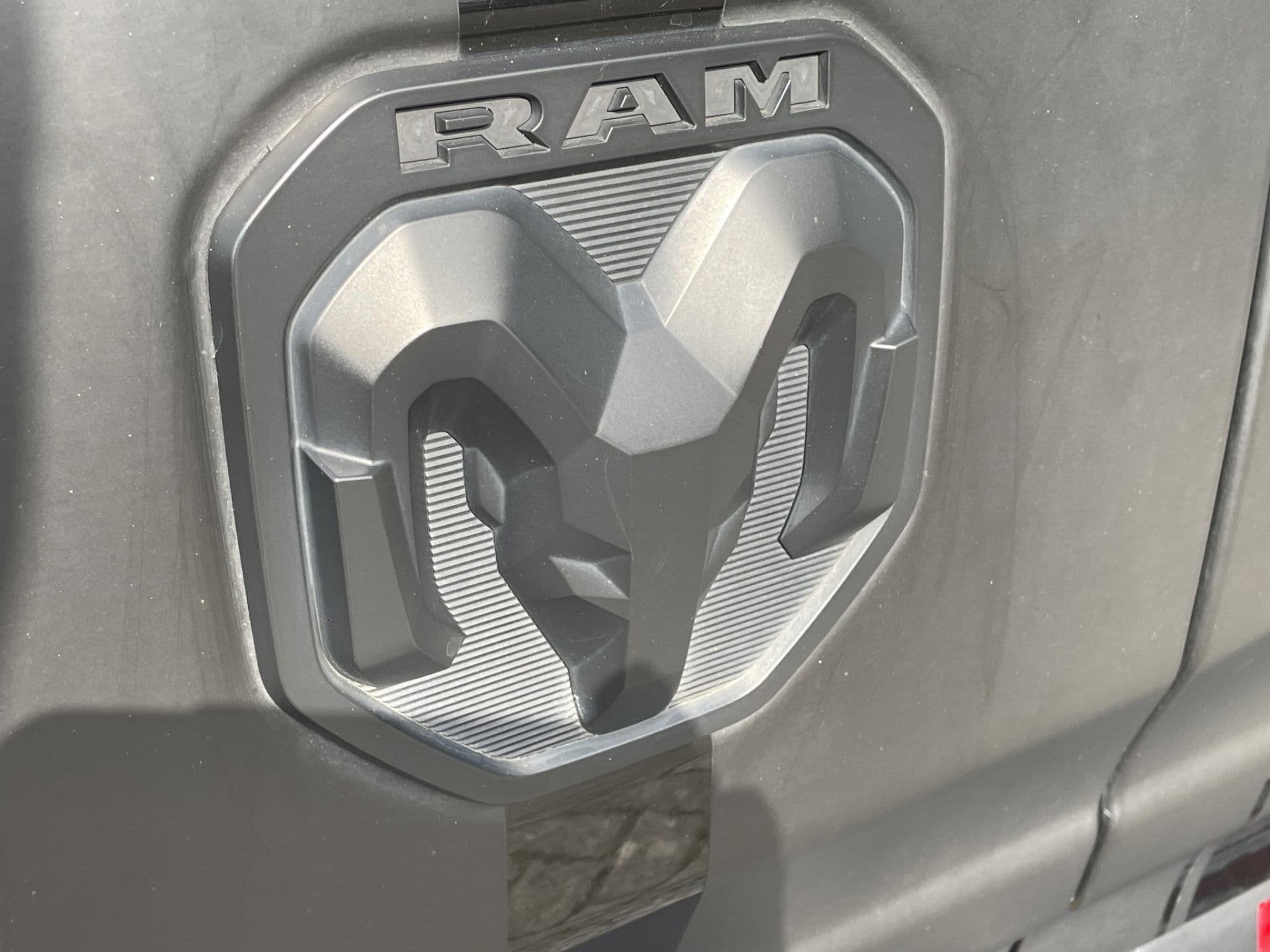 Dodge Ram 1500 5.7 V8 4x4 Crew Cab Limited | Pano | H&K | HUD | Stoelvent thumbnail 34