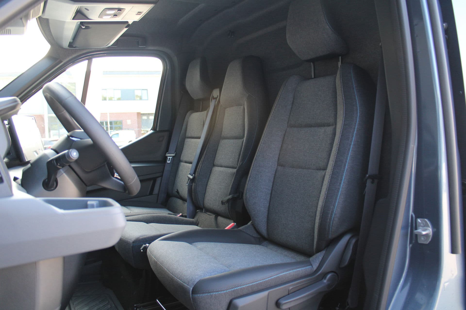 Renault Master T35 2.0 dCi 170pk L2H2 Extra - 2x Schuifdeur - Navigatie - Blind Spot - Camera - Stoelverwarming - Verwarmde voorruit - Rijklaar thumbnail 9