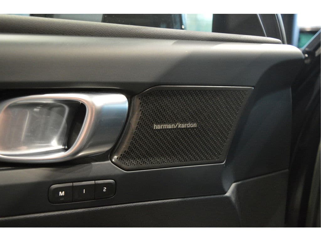 Volvo XC40 1.5 T5 Plug-in hybrid Ultimate Dark pano camera 20 inch !! thumbnail 15