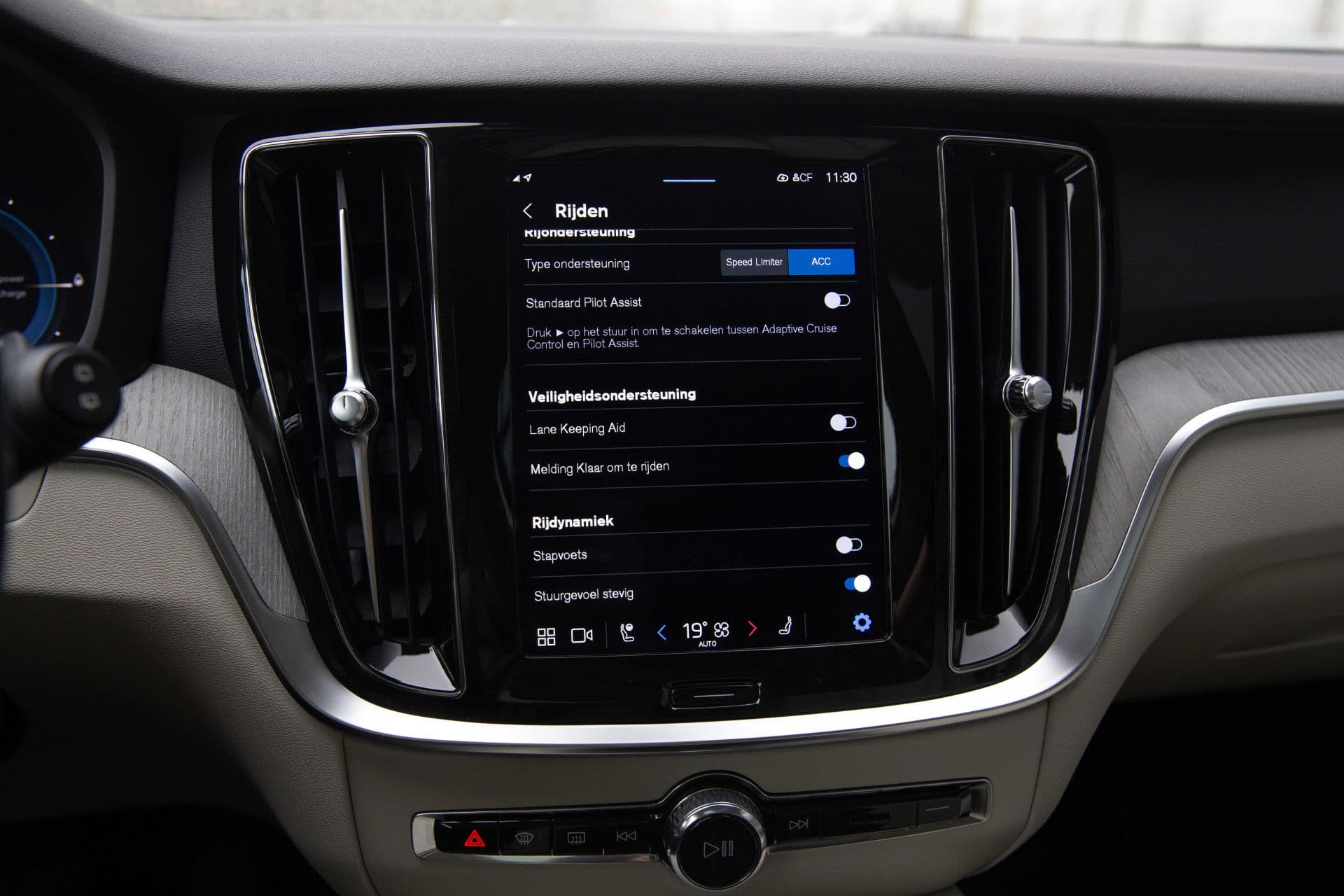 Volvo V60 2.0 T6 Plug-in hybrid AWD Plus Bright , Panoramadak, Adap. cruise, Stoel/stuurverwarming, thumbnail 18