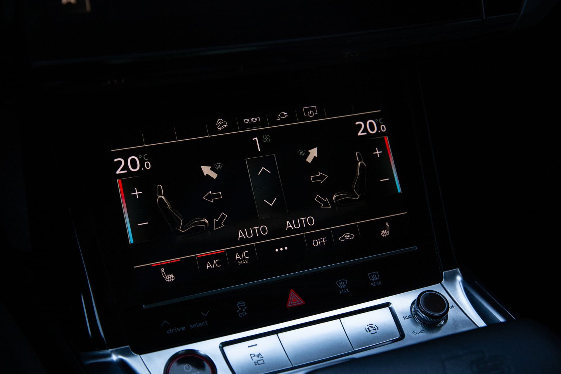 Audi E-tron S quattro 95 kWh , Trekhaak, Panoramadak, Adaptive cruise, 360-graden camera, thumbnail 29