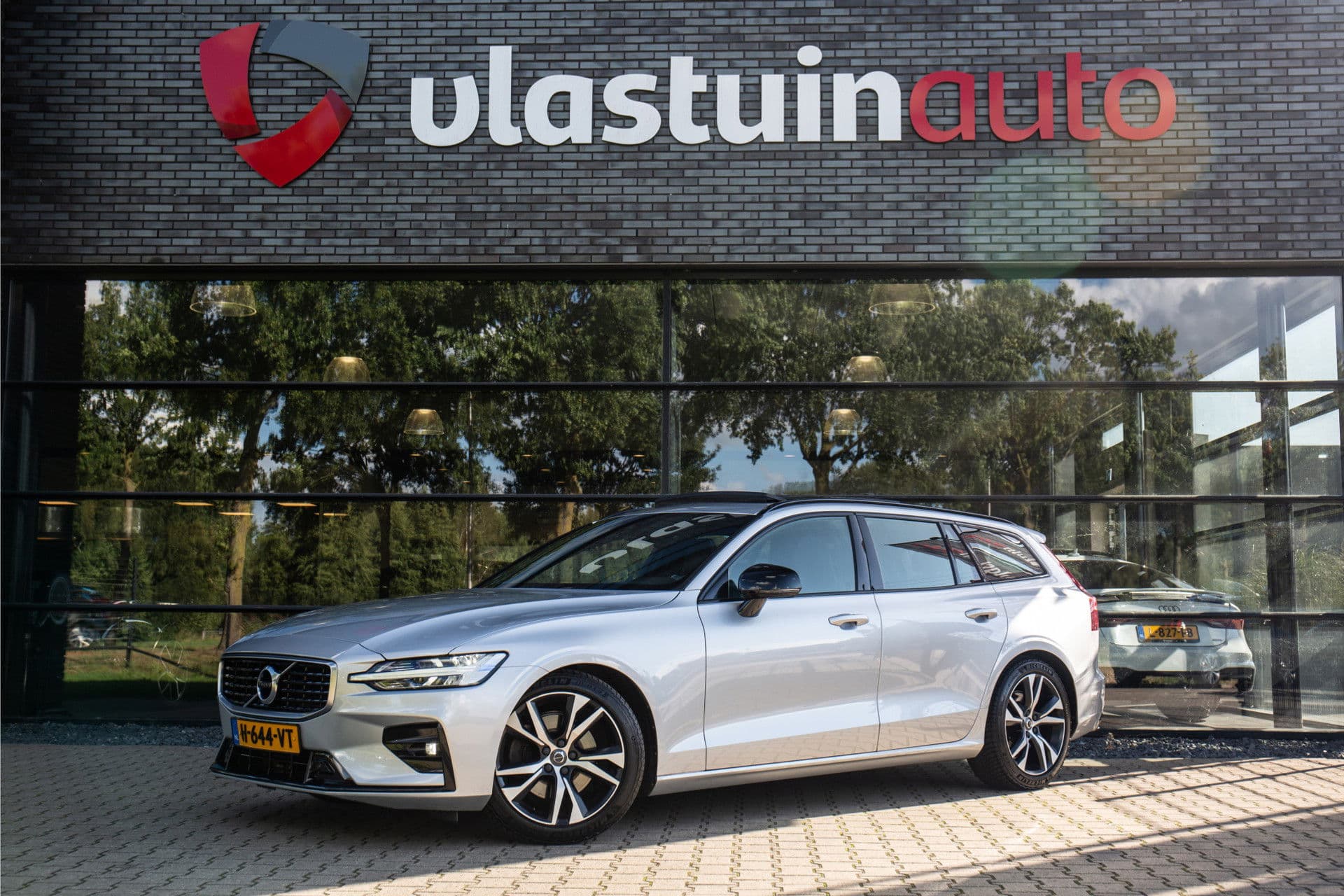 Volvo V60 2.0 T4 R-Design , Panoramadak, Nappaleder, BTW, Memory, Trekhaak