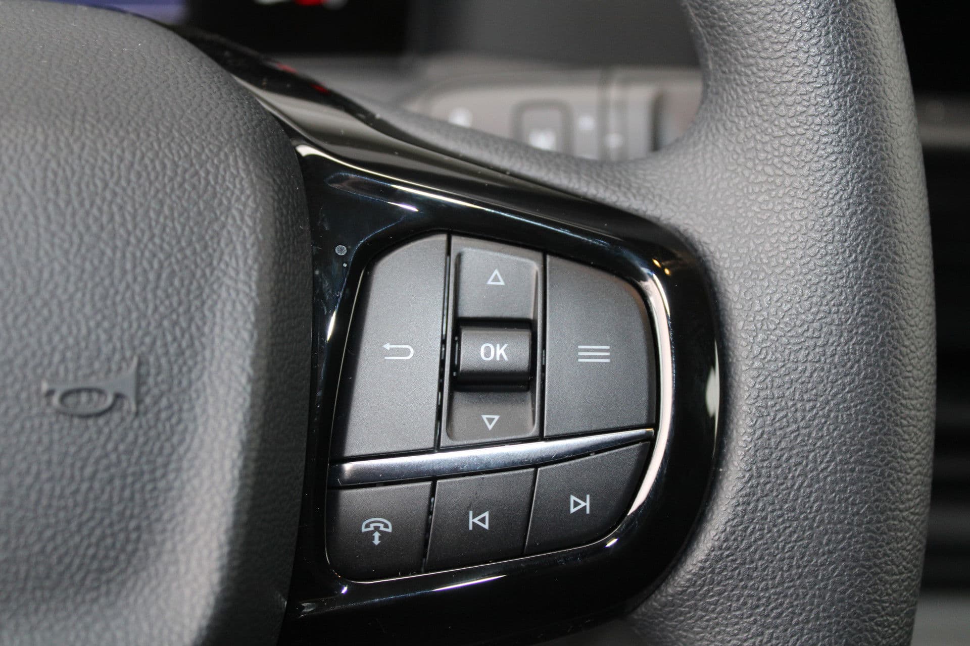 Ford Transit Custom 320 2.0 TDCI L2H1 Trend 136pk - 2x Schuifdeur - LED koplampen - Carplay - Android - Camera - Stoelverwarming - 70l tank - Rijklaar thumbnail 16