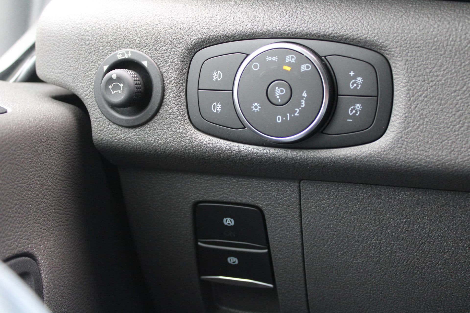 Ford Transit 350 2.0 TDCI L3H2 Limited 165pk - LUCHTVERING - ACC - Blind Spot - 360 camera - Navigatie - Stoel-Stuurverwarming - Trekhaak - Rijklaar thumbnail 10