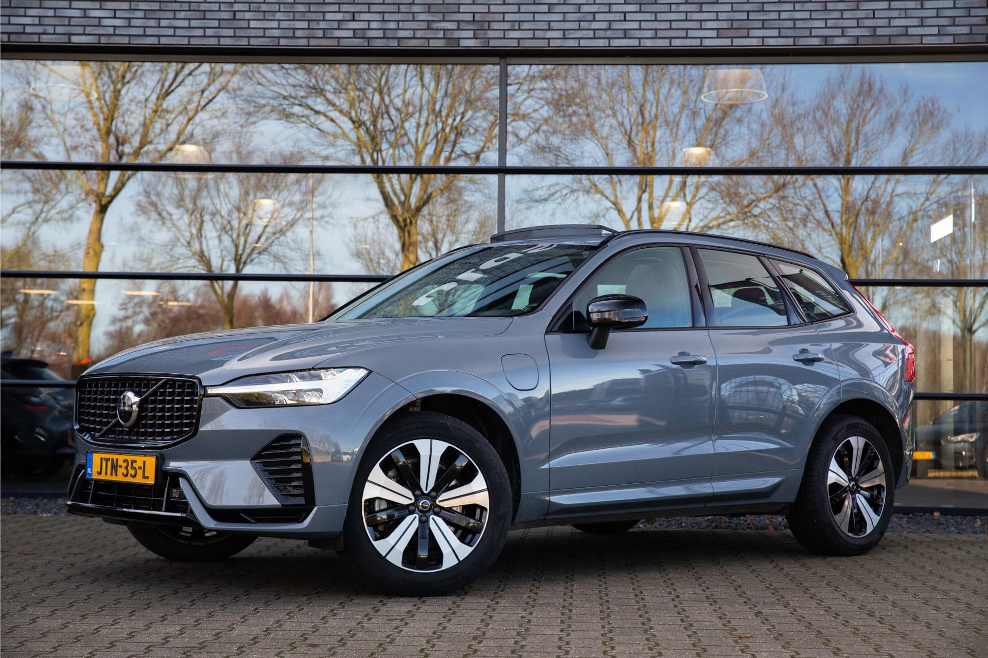 Volvo XC60 2.0 T6 Plug-in hybrid AWD Plus Dark , Panoramadak, Keyless entry, Carplay, thumbnail 8