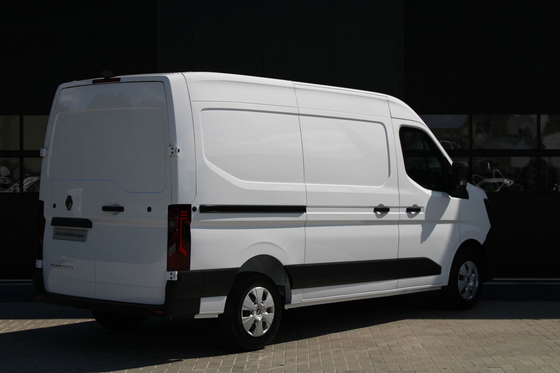 Renault Master T35 2.0 dCi 170pk L2H2 Extra - 2x Schuifdeur - Navigatie - Blind Spot - Camera - Stoelverwarming - Verwarmde voorruit - Rijklaar thumbnail 3