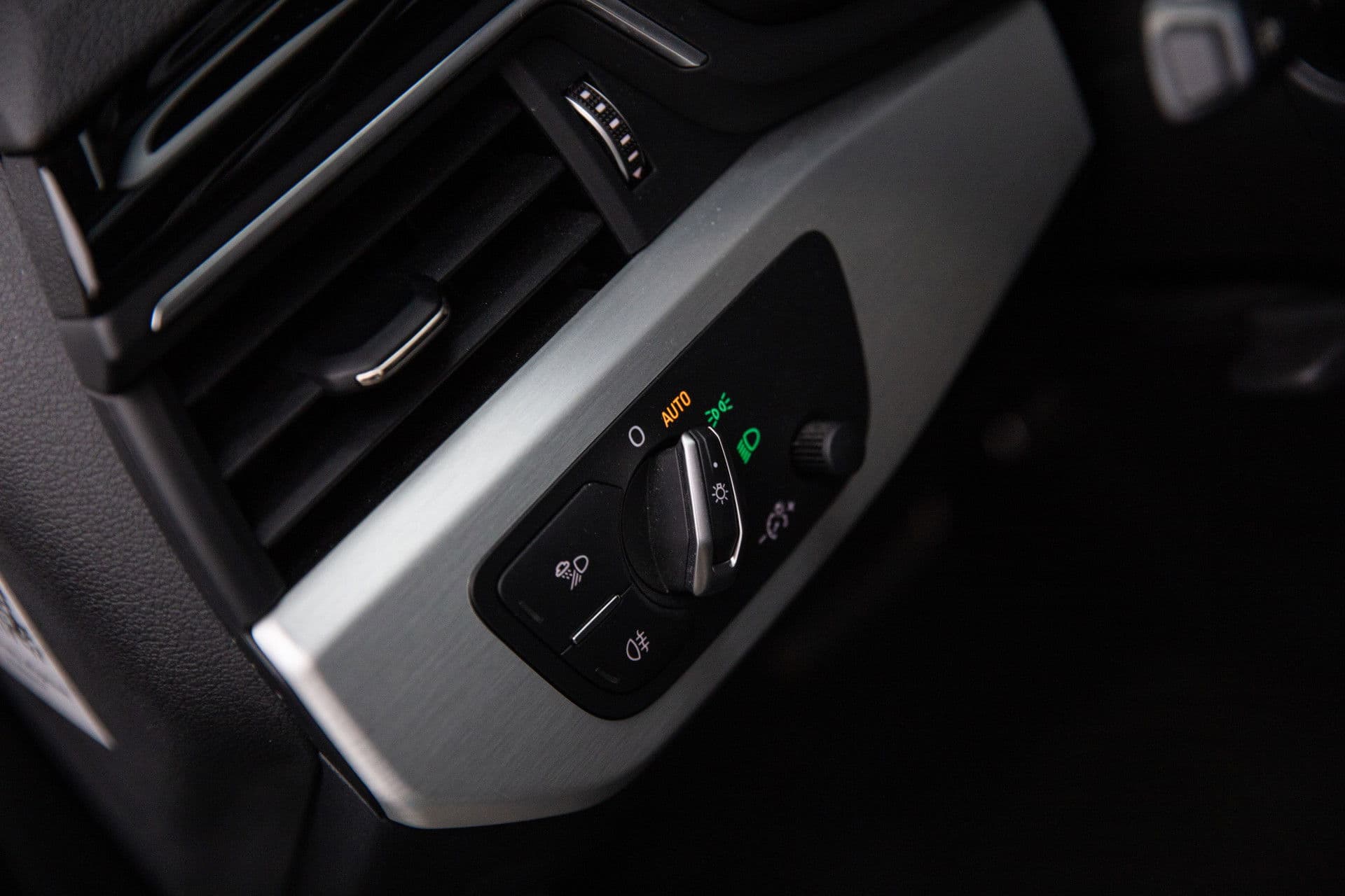 Audi A4 Avant 35 TFSI S edition , Panoramadak, Adap. cruise, Black Edition thumbnail 24