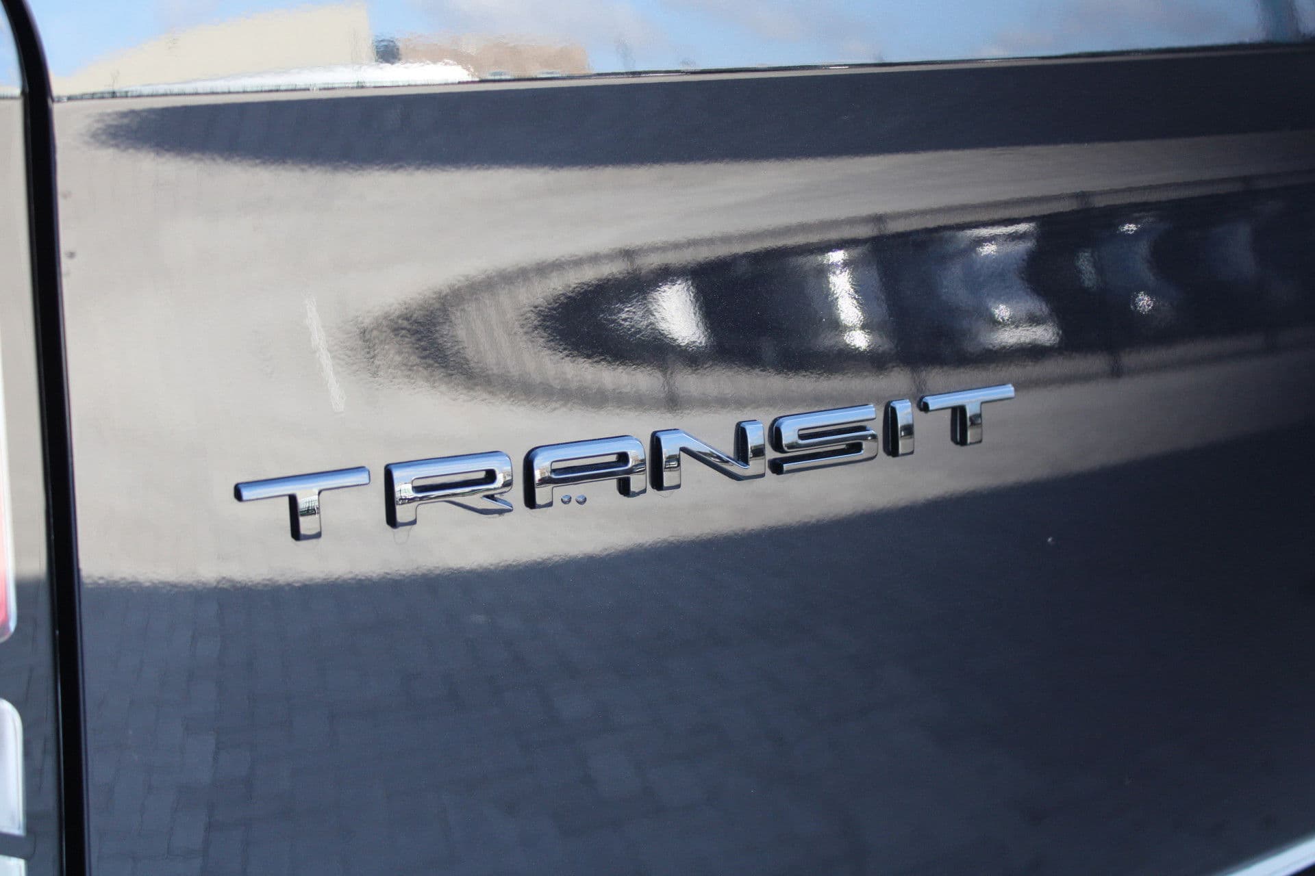 Ford Transit Custom 320 2.0 TDCI L2H1 Limited 150pk - Adaptive Cruise - Verwarmd stuur - Blind spot - Navigatie - Camera - Draadloos laden - Rijklaar thumbnail 25