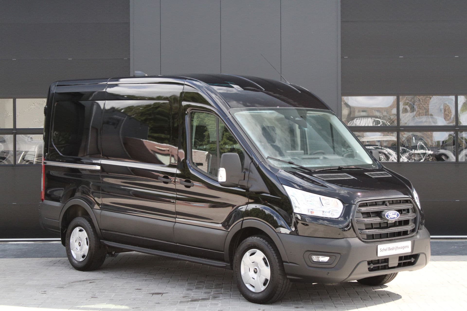 Ford Transit 350 2.0 TDCI L2H2 Trend 165pk - Facelift - 2x Schuifdeur - Adaptive Cruise - Navigatie - Blind Spot - 360 Camera - Stoel - Stuurverwarming - Rijklaar thumbnail 3