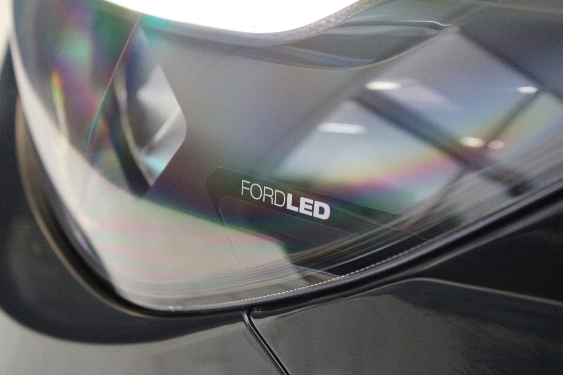 Ford Transit Custom 320 2.5 PHEV L2H1 Limited 232pk - 2x Schuifdeur - Trekhaak - Stoel/Stuurverwarming - Blindspot - Keyless - Rijklaar thumbnail 36