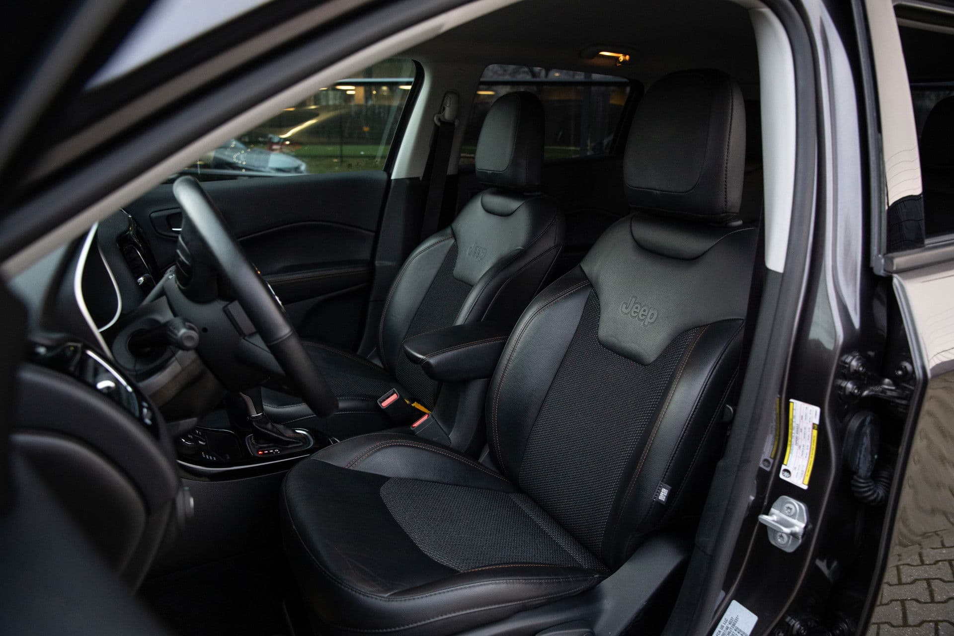 Jeep Compass 1.4 MultiAir Opening Edition 4x4 , Keyless entry, Beats Audio, Navigatie, thumbnail 3