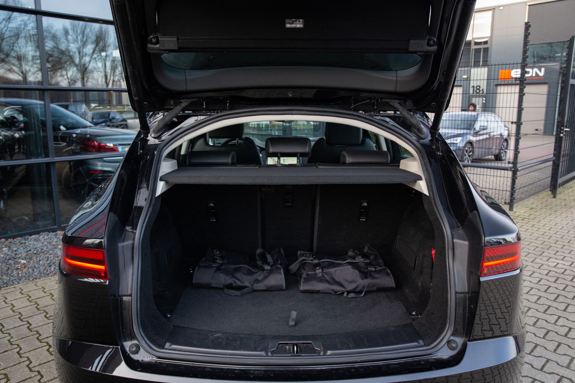 Jaguar E-Pace 1.5 P300e AWD R-Dynamic SE , Panoramadak, Leer, Carplay, thumbnail 25