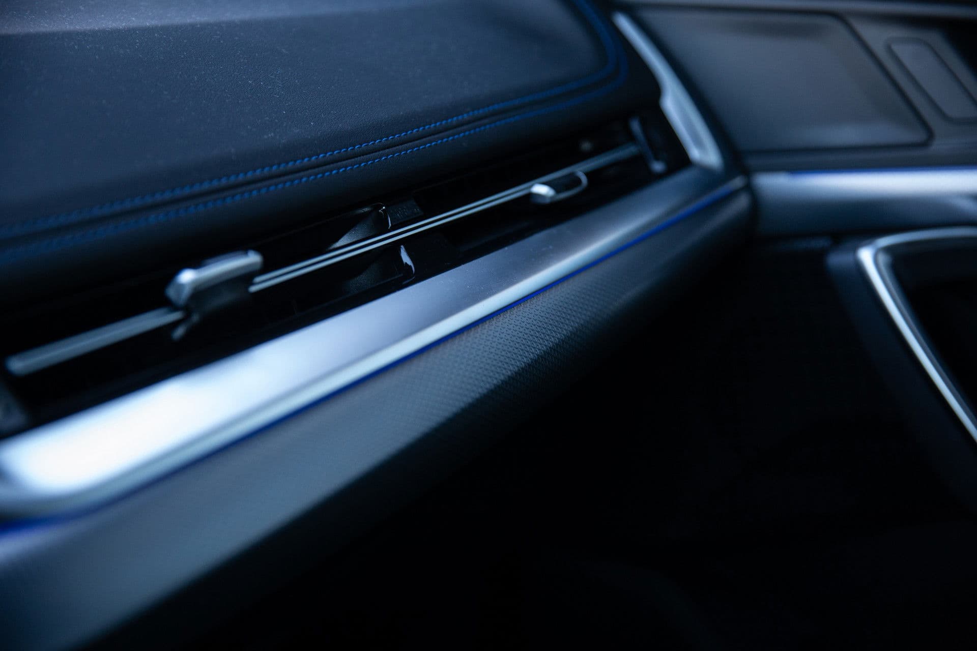 BMW X1 sDrive18i M-sport , Draadloze lader, Keyless entry, Achteruitrijcamera, thumbnail 22