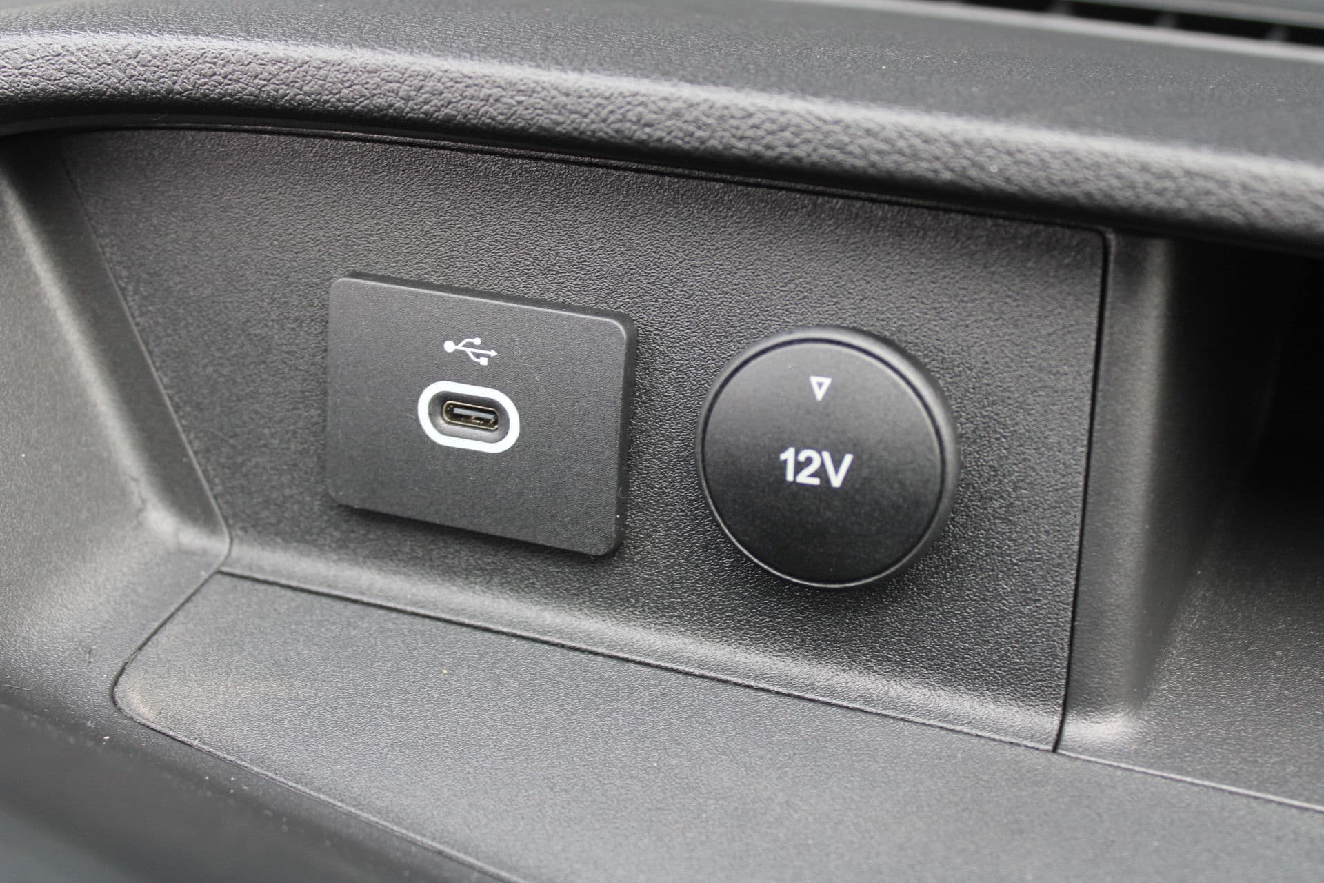 Ford Transit 350 2.0 TDCI L3H2 Trend 165pk - Facelift - 2x Schuifdeur - 360 Camera - Trekhaak - ACC - Stoel & Stoelverwarming - Blind Spot - Navi - 270gr deuren - Rijklaar thumbnail 32