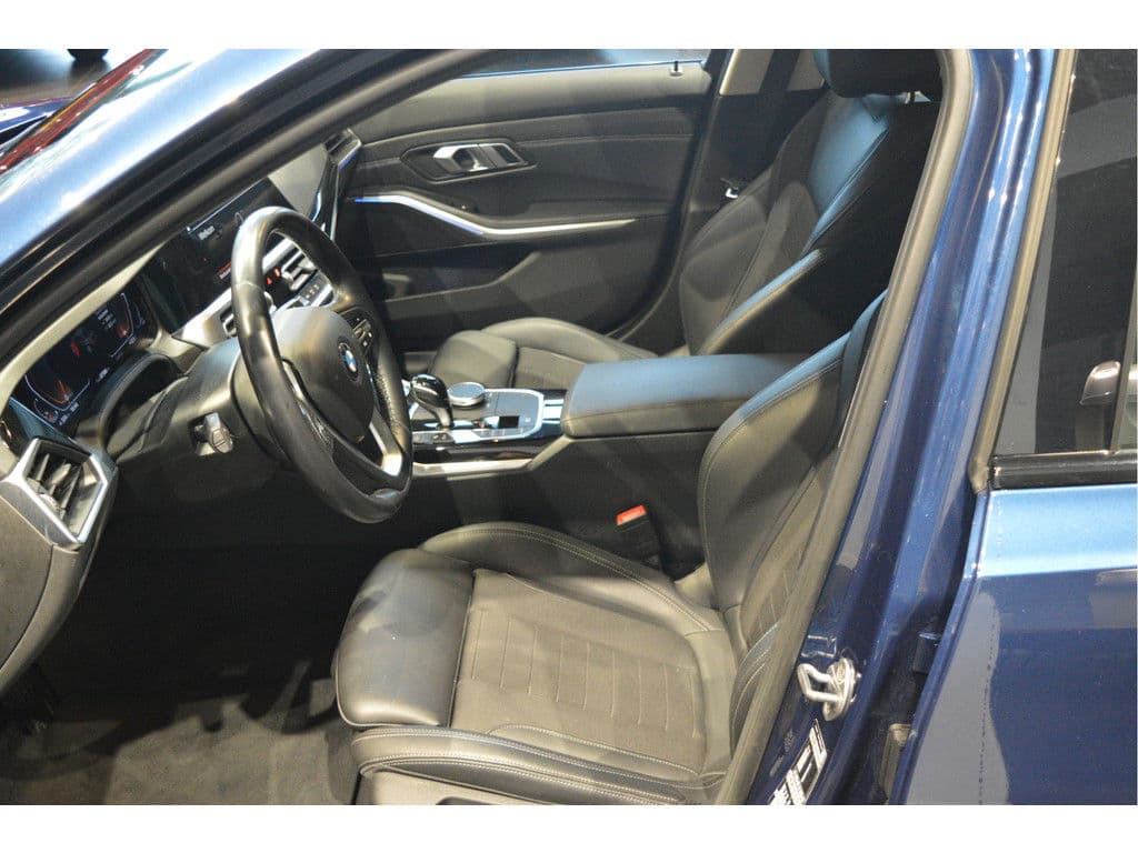 BMW 3 Serie 318i Edition navi clima cruise led pdc trekhaak 157 pk !! thumbnail 12