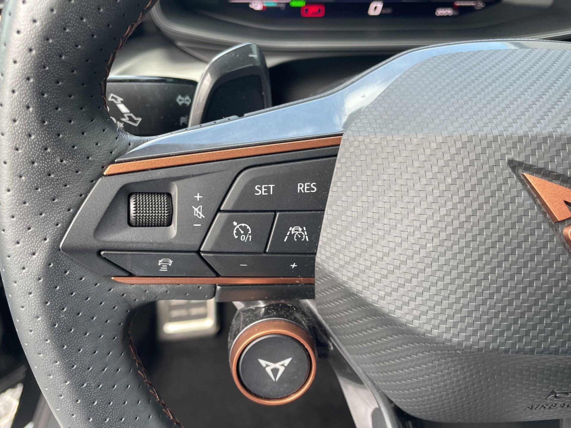 CUPRA Formentor 1.4 e-Hybrid VZ Copper Edition Pano/Schuifdak | Elec.stoel | Trekh | Stoel/stuurverw. | 360* thumbnail 16