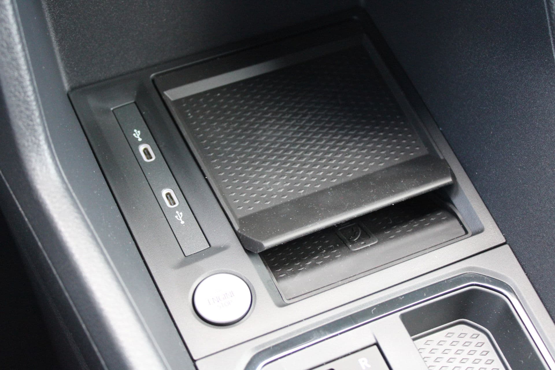 Volkswagen Caddy Cargo 2.0 TDI 122pk DSG7 - Carplay - Adaptive Cruise - Trekhaak - Navigatie - Dig. cockpit - Ergocomfort stoel - Stoelverwarming - Rijklaar thumbnail 31