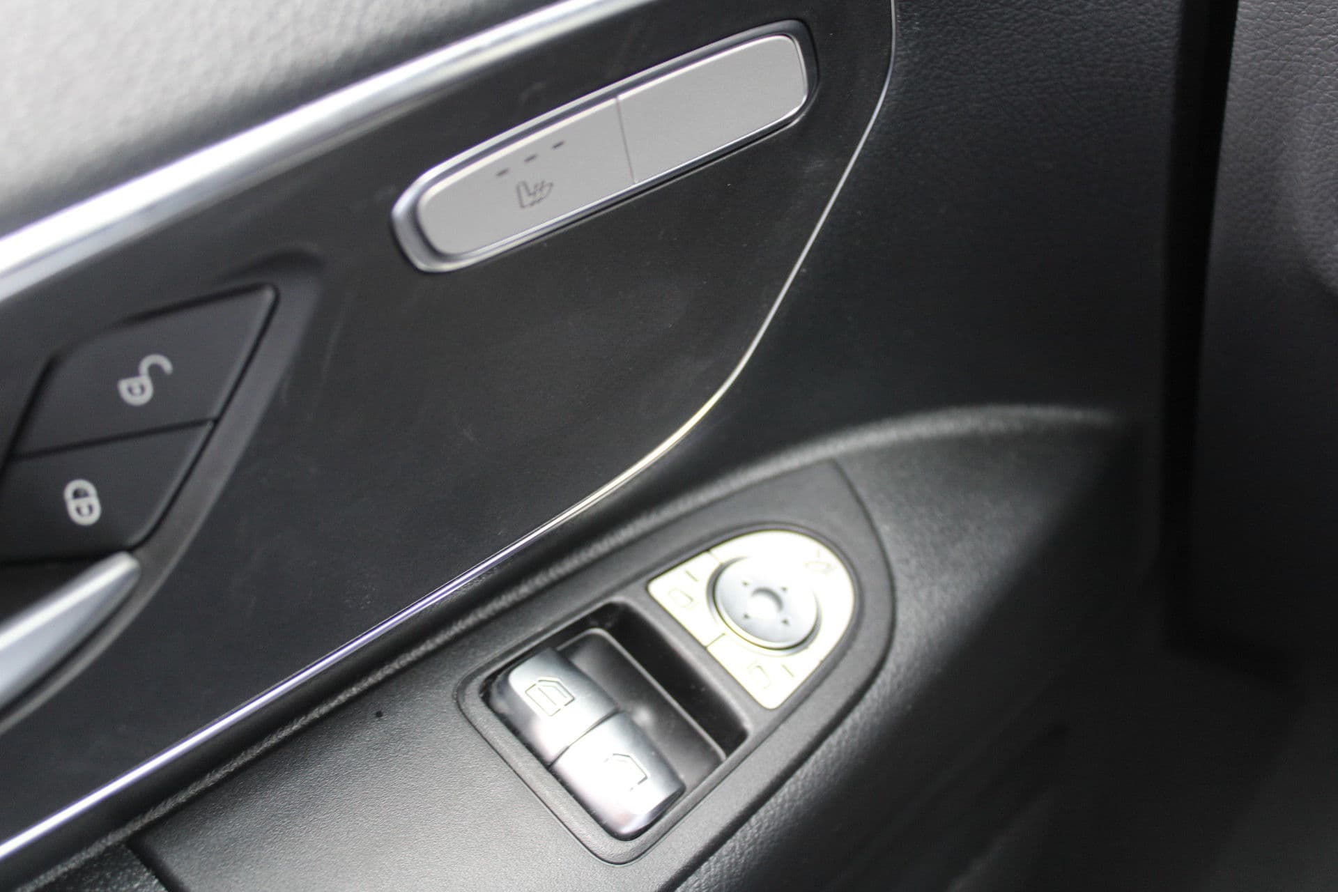 Mercedes-Benz Vito 114CDI L2 Pro - Distronic - 360 camera - Multibeam LED - Stoel&Stuurverwarming - Trekhaak 2500kg - Navigatie - Rijklaar thumbnail 13