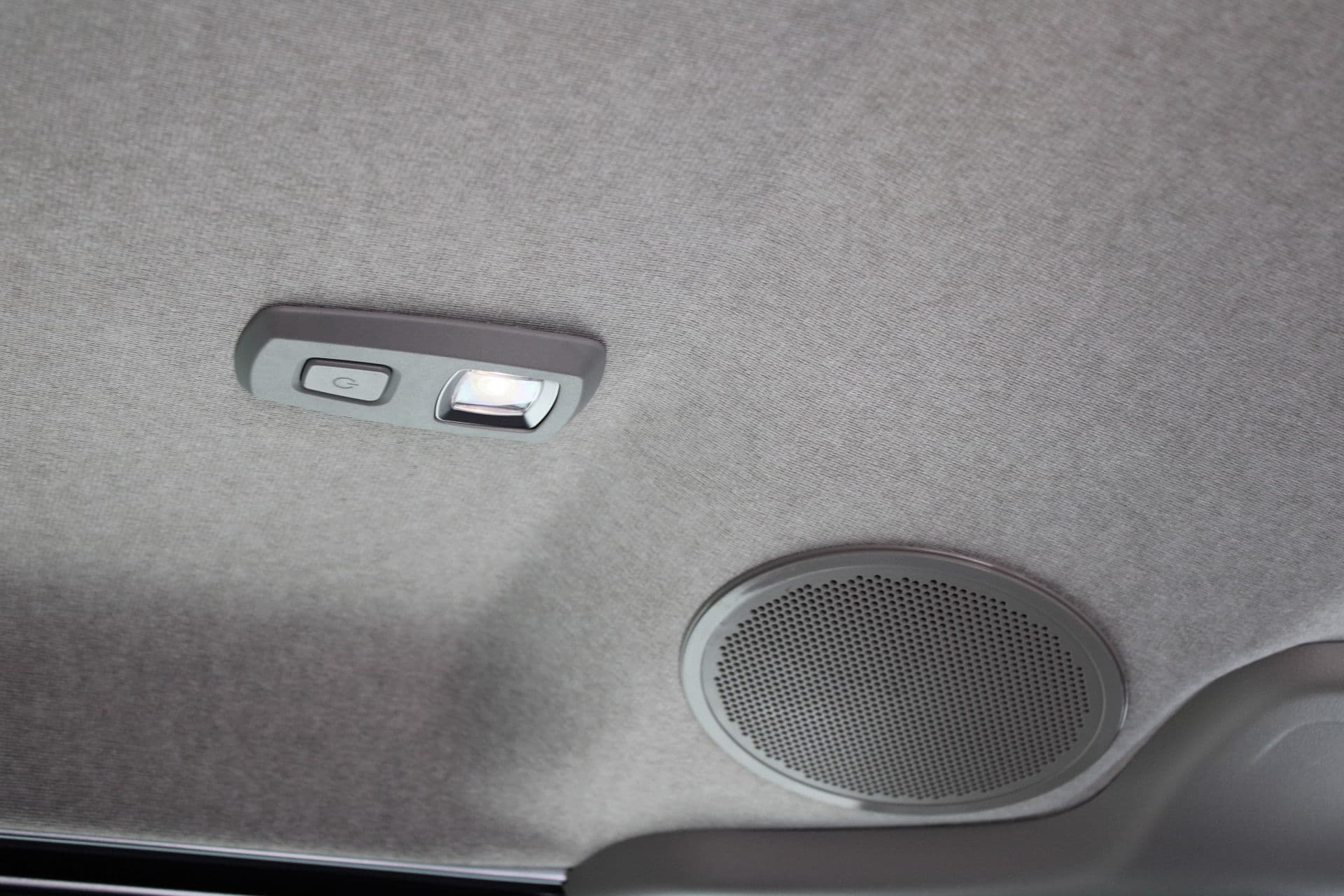 Renault Trafic 2.0 Blue dCi 170pk T29 L2H1 Extra DC - 2x Schuifdeur - Carplay - LED - Blind Spot - Navigatie - Camera - Trekhaak - Stoelverwarming - Rijklaar thumbnail 40