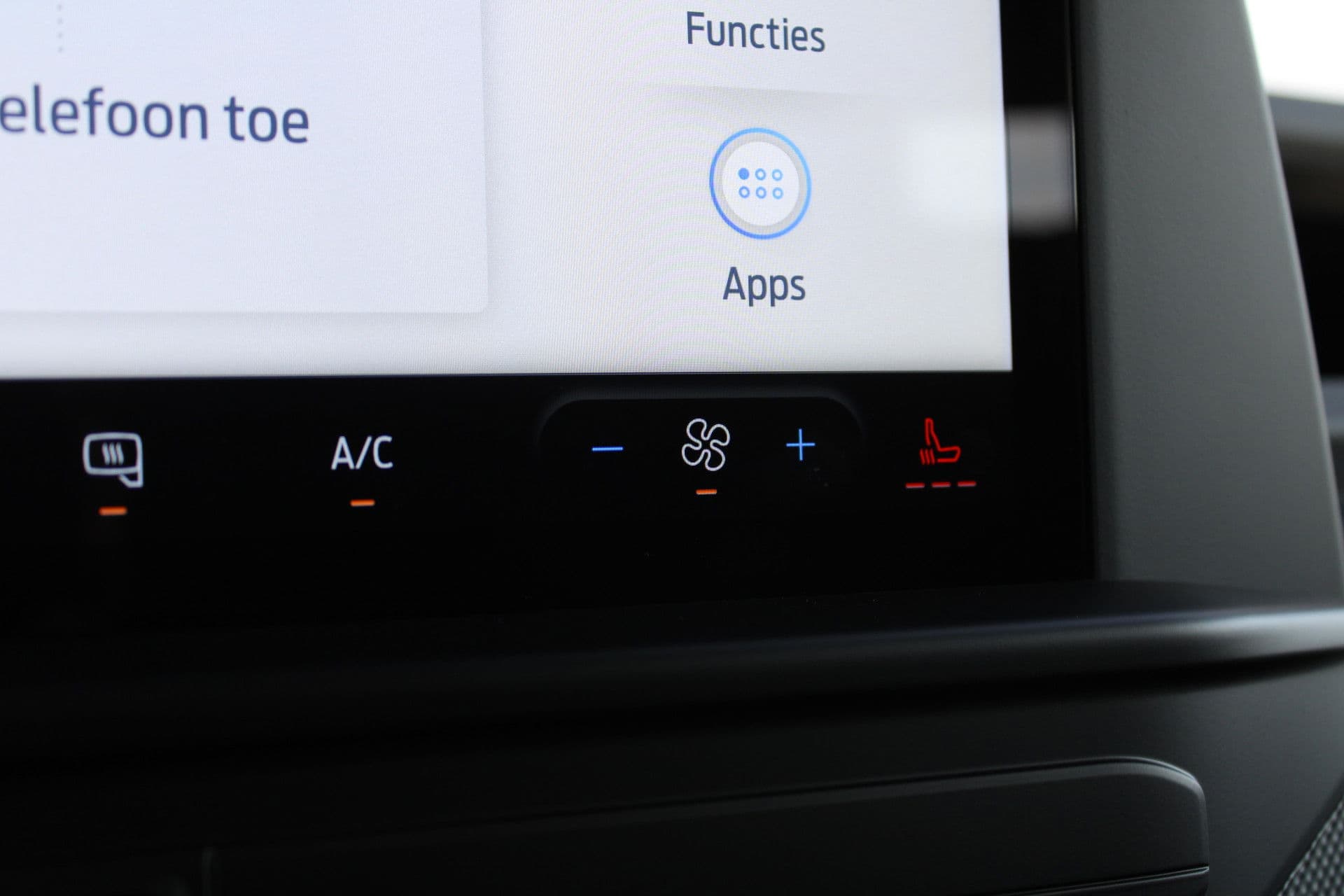 Ford Transit Custom 320 2.0 TDCI L2H1 Trend DC 136pk - Carplay - Android - Camera - Trekhaak - LED koplampen - Stoelverwarming - Draadloos laden - Rijklaar thumbnail 15