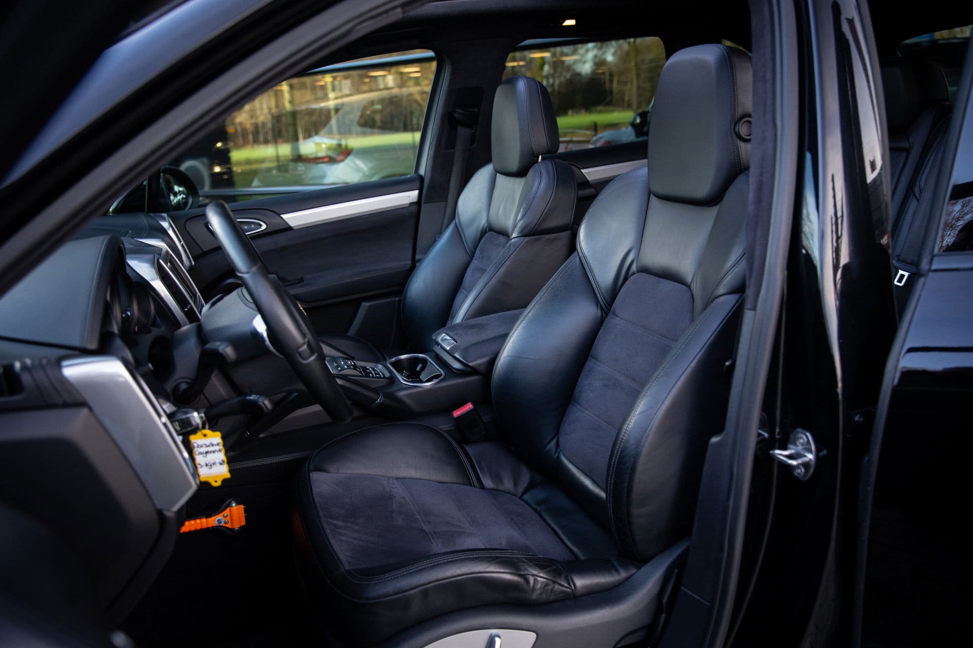 Porsche Cayenne 4.8 GTS , Panoramadak, Cruise control, Memory-seat, Achteruitrijcamera thumbnail 3