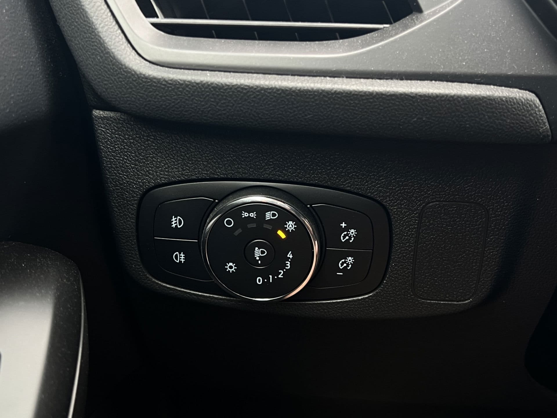 Ford FOCUS Wagon 1.0 EcoBoost Hybrid ST Line | Head-Up | Winter Pack | Driver Assist pack thumbnail 12