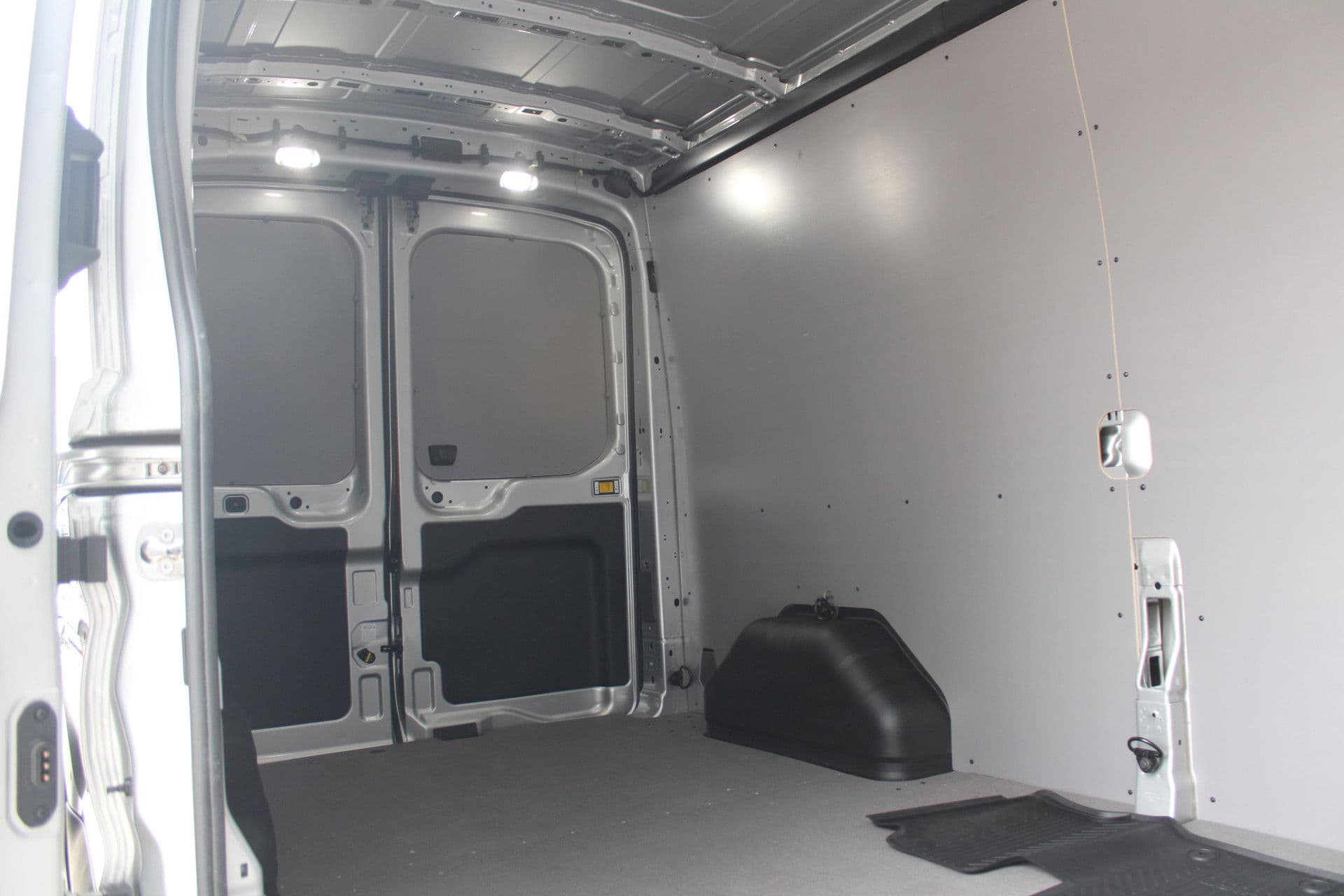 Ford Transit 350 2.0 TDCI L3H2 Limited Raptor 165pk - LUCHTVERING - ACC - Blind Spot - 360 camera - Raptor Grill - Stoel-Stuurverwarming - Trekhaak - Rijklaar thumbnail 6