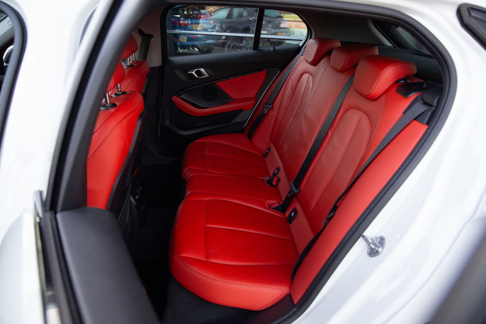 BMW 1-serie 118i Executive Edition , Achteruitrijcamera, Leer thumbnail 10