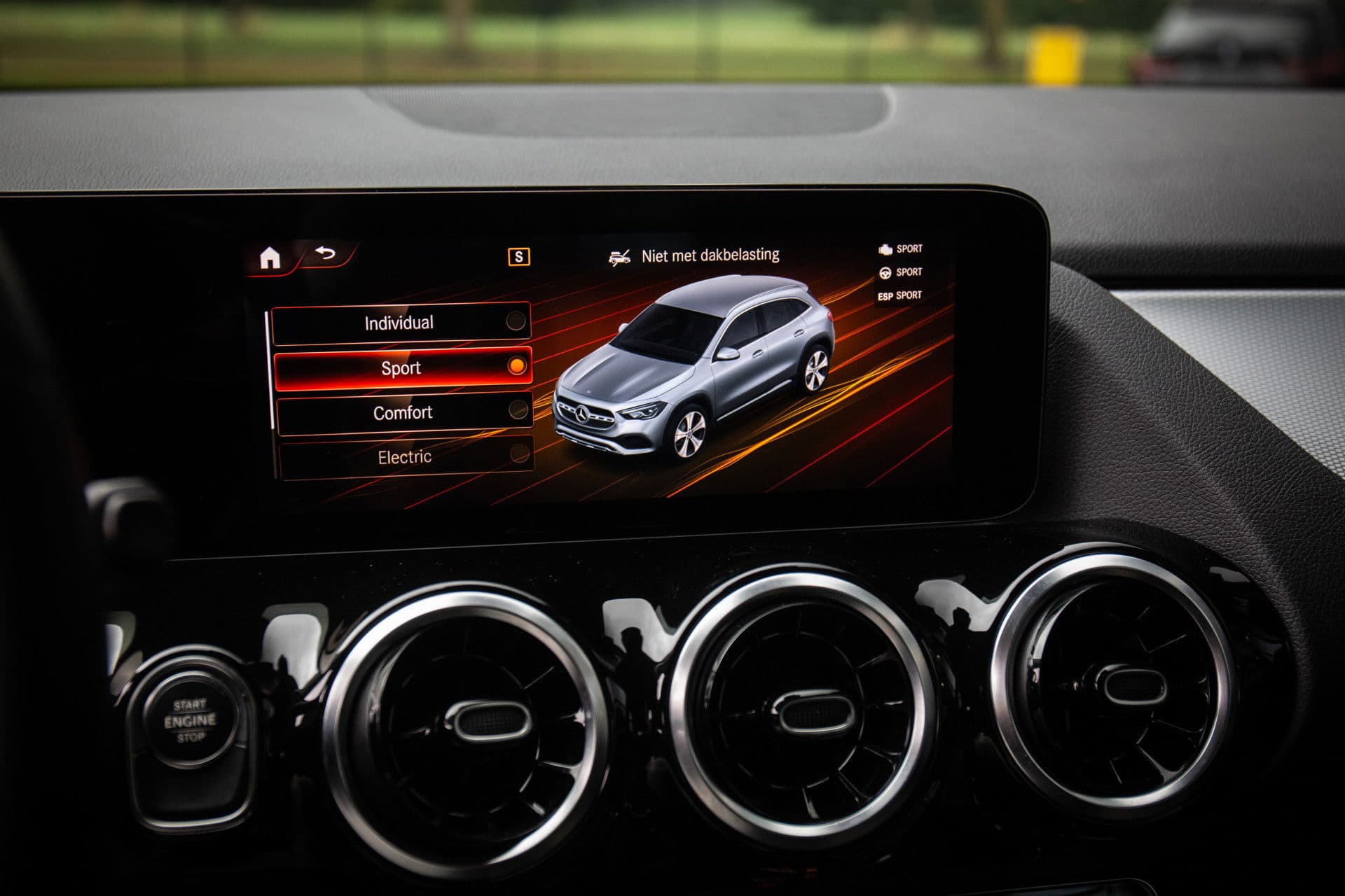 Mercedes-Benz GLA 250 e Business Solution AMG Limited , Trekhaak, Camera, Stoelverwarming, Cruise control thumbnail 18