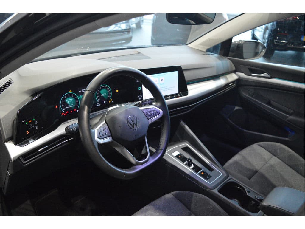 Volkswagen Golf 1.0 eTSI Life navi clima cruise led pdc !! thumbnail 12