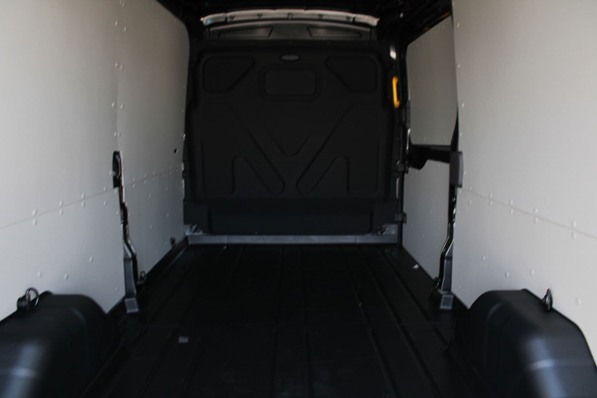 Ford Transit 350 2.0 TDCI L3H2 Trend 130pk Trend - Carplay - Android - 360 Camera - Climate - Cruise - Parkeersensoren - Rijklaar thumbnail 10